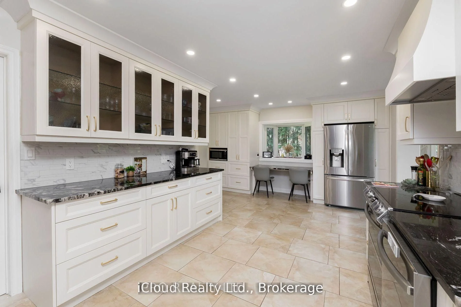 8 Cardwell Court, New Tecumseth, ON L0G 1W0