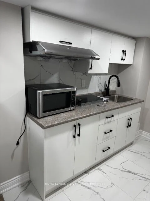 41 James Mccullough Road E Basement, Whitchurch-Stouffville, ON L4A 0Z3