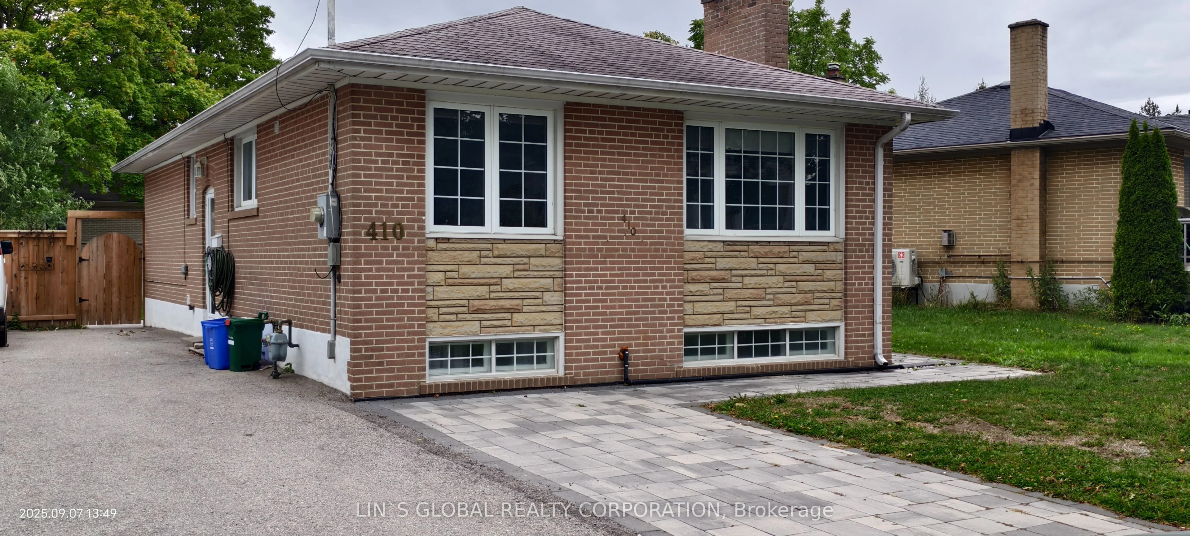 410 Taylor Mills Drive N, Richmond Hill, ON L4C 2V2