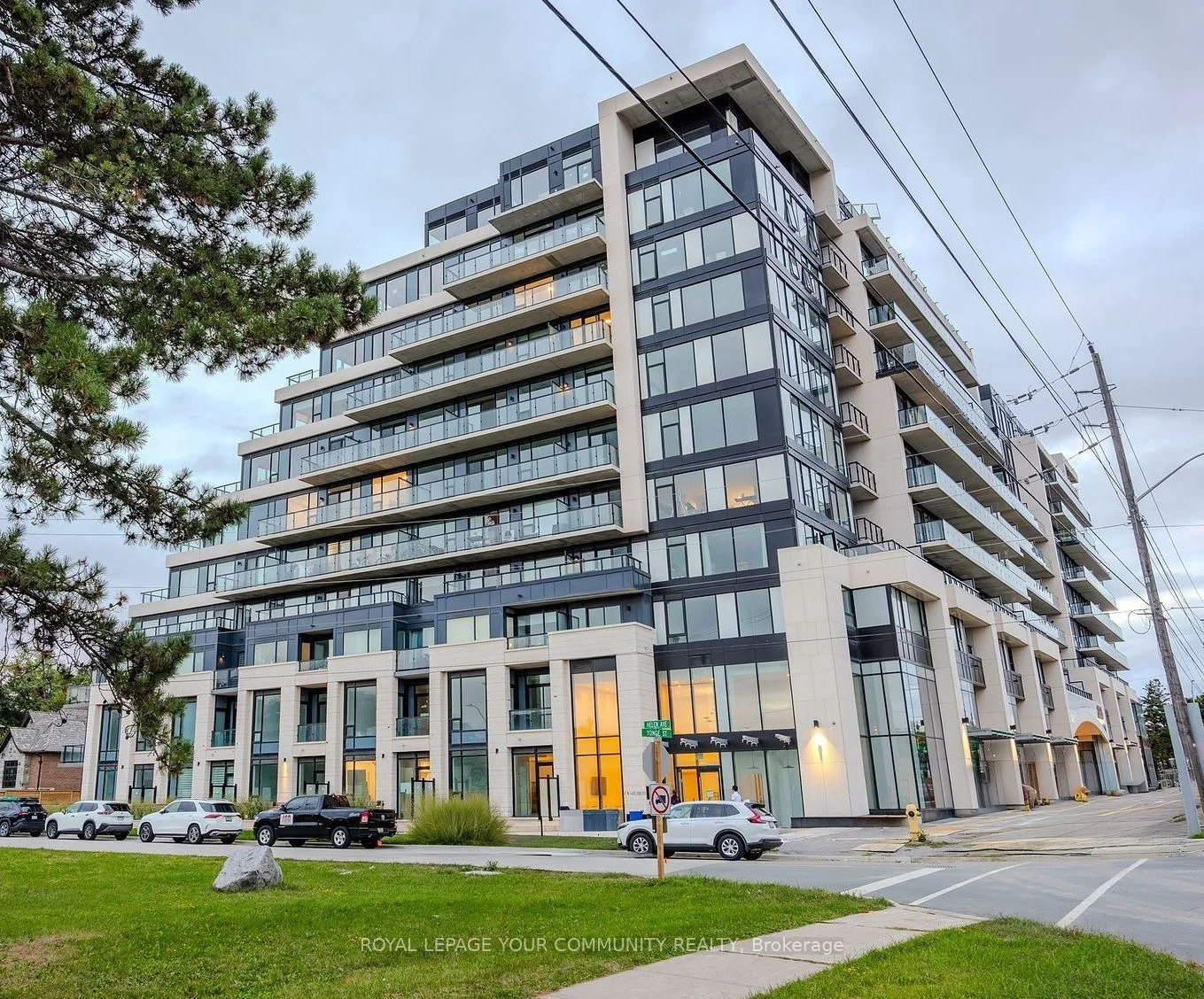 8188 Yonge Street 620, Vaughan, ON L4J 1W5