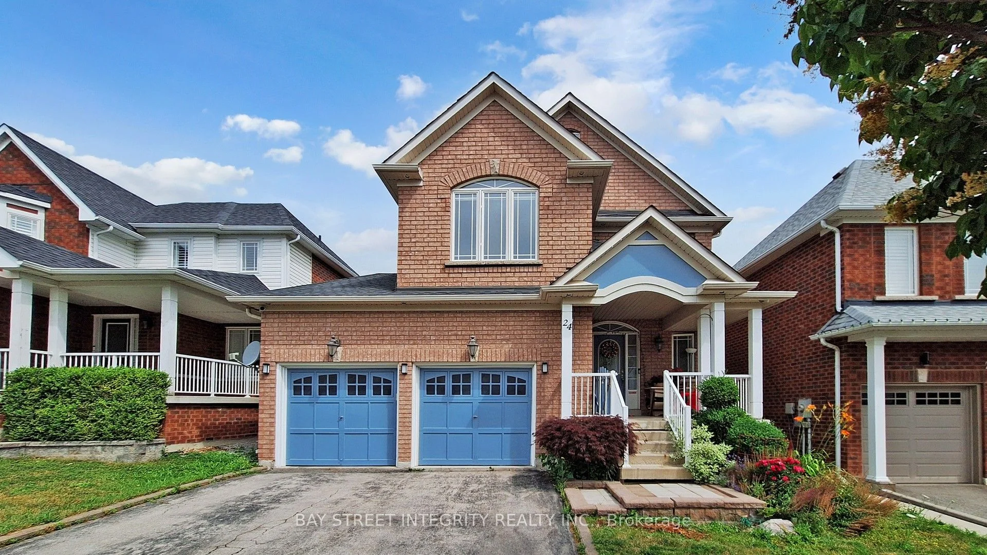 24 Ian Drive, Georgina, ON L4P 4H1