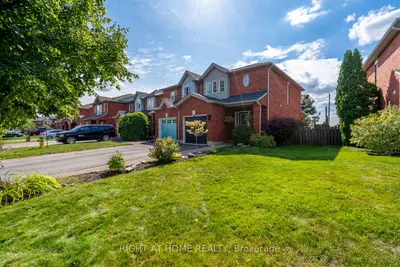 Att/Row/Townhouse in New Tecumseth