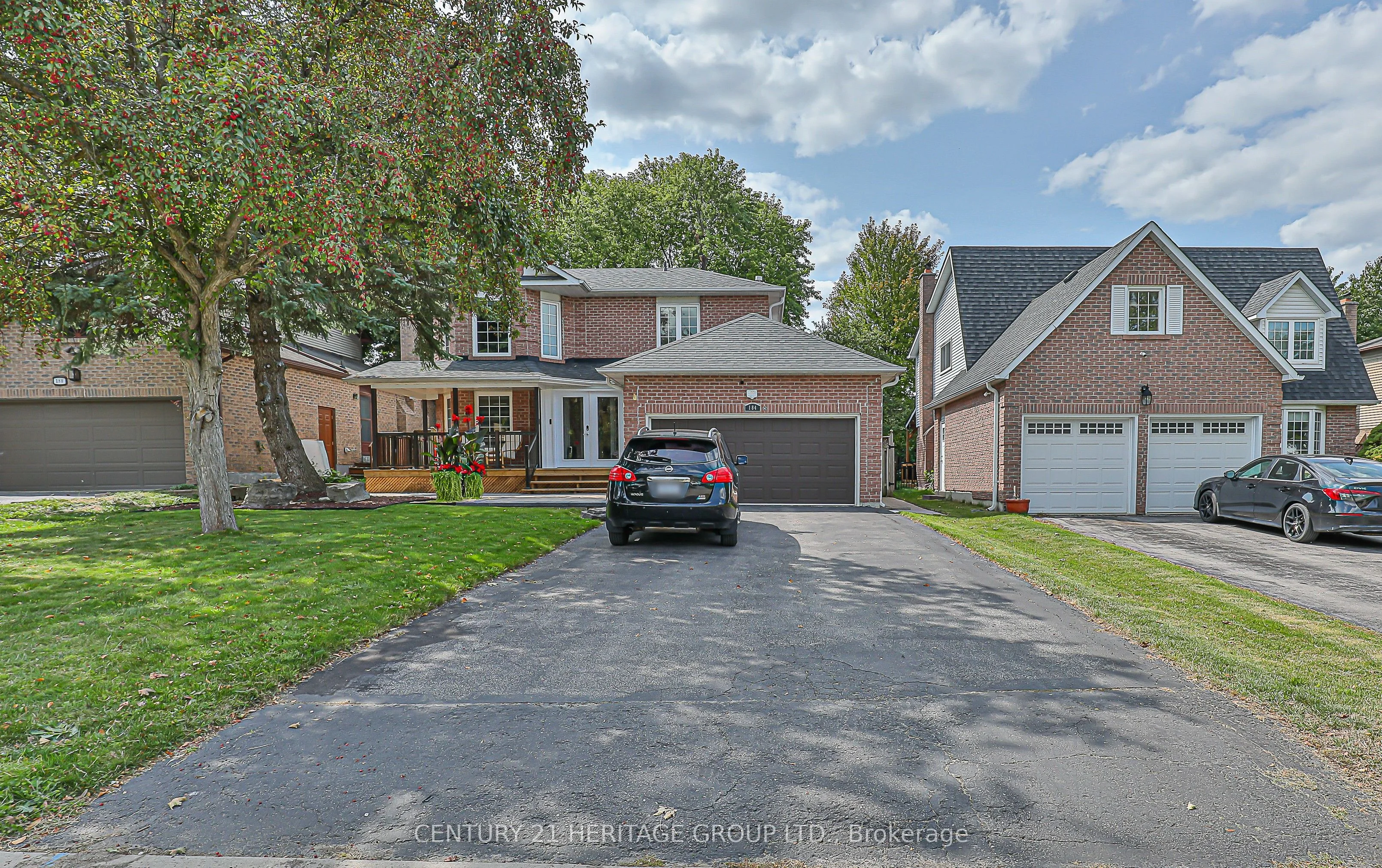 184 Willow Lane, Newmarket, ON L3Y 6R8
