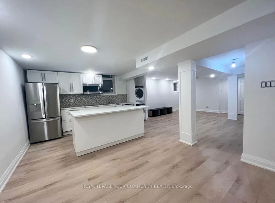 280 Kirby Crescent, Newmarket, ON L3X 1H4