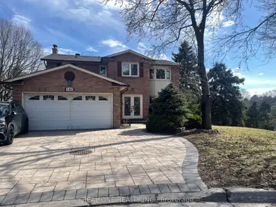 Detached in Richmond Hill