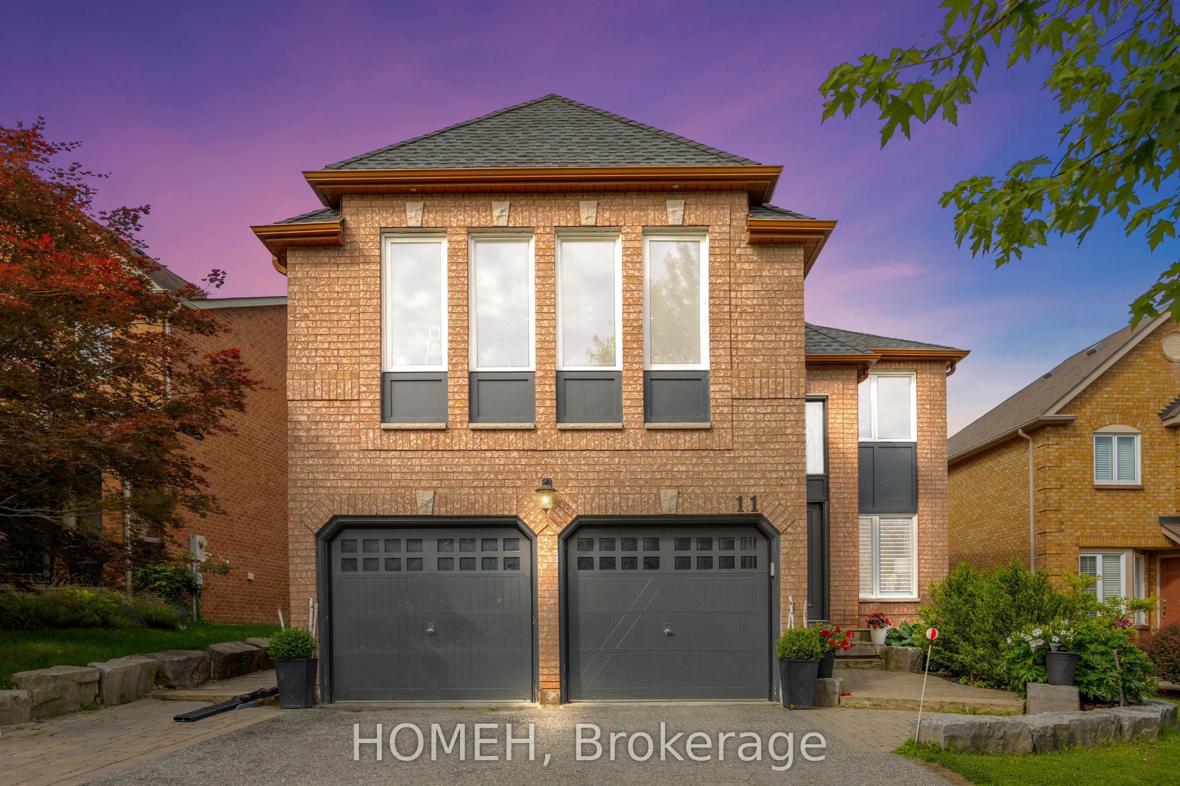 11 Bonny Meadows Drive, Aurora, ON L4G 6M6