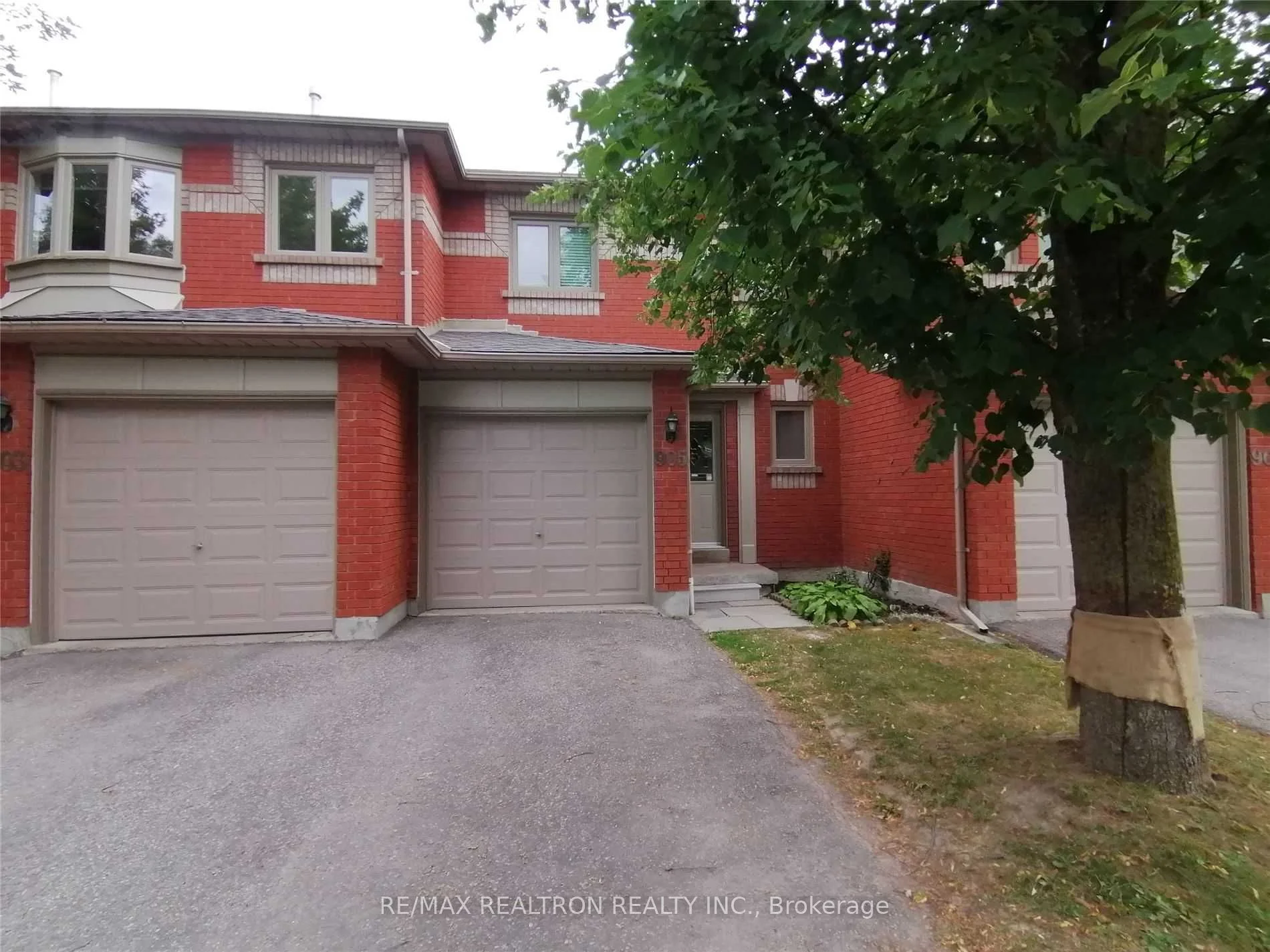 905 Caribou Valley Circle, Newmarket, ON L3X 1W9