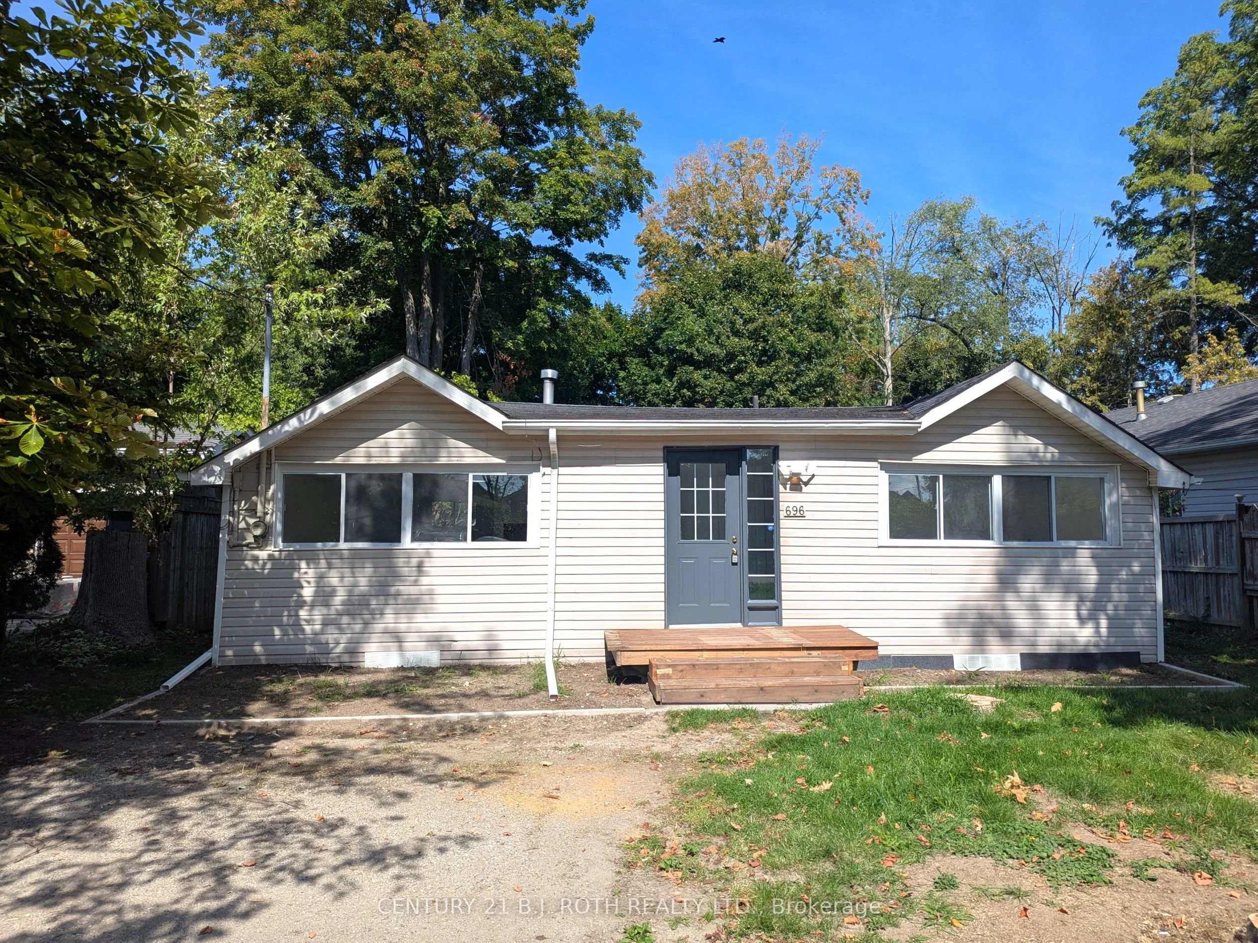 696 Hastings Avenue, Innisfil, On L9s 1z3