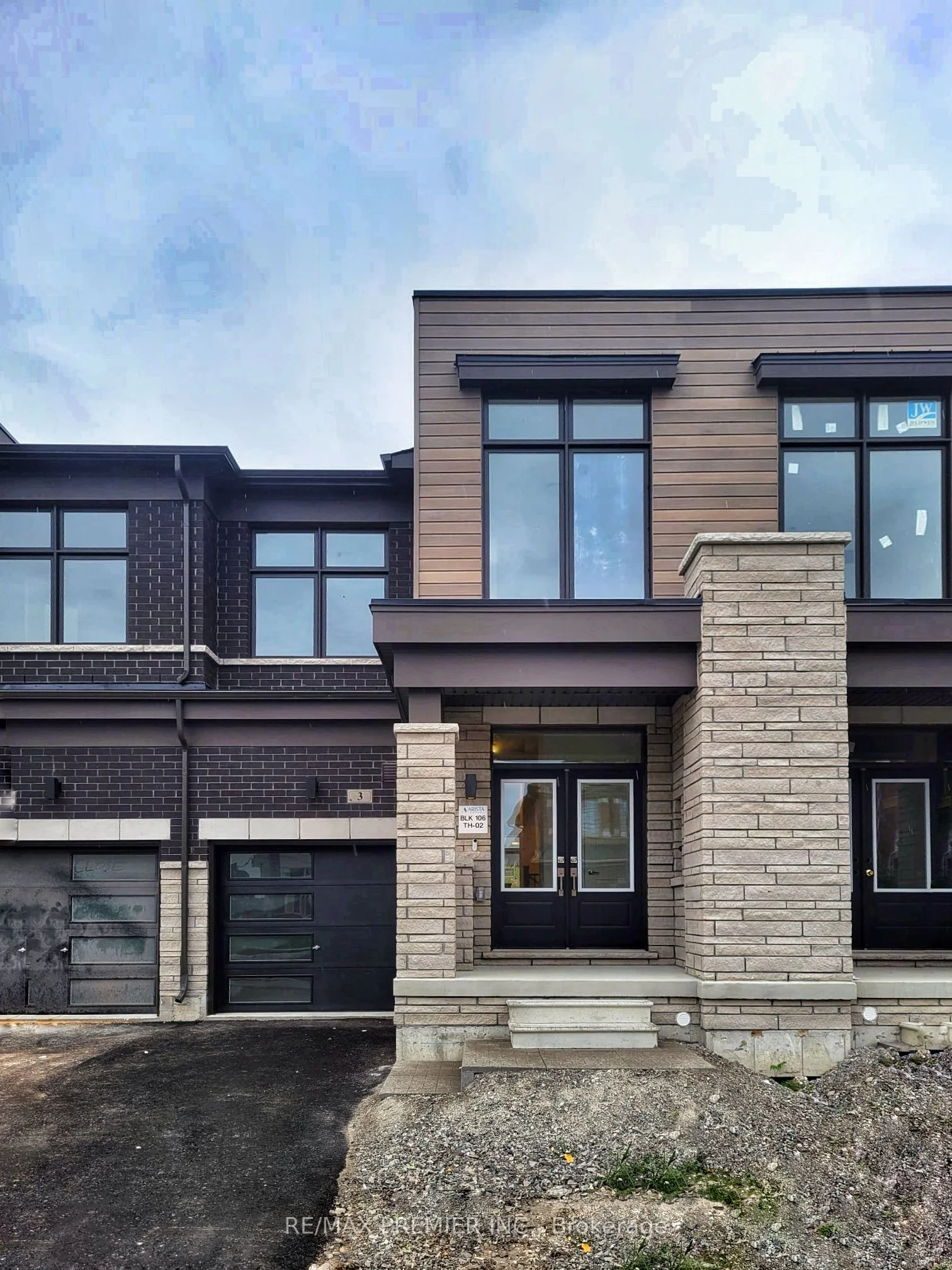 Att/Row/Townhouse in Vaughan