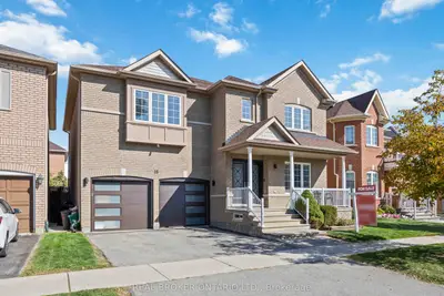Detached in Richmond Hill