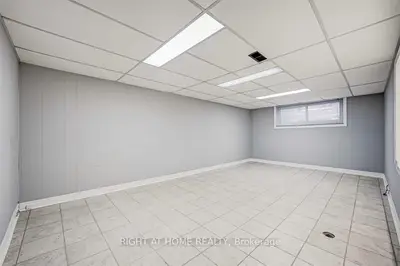 27 Sussex Avenue Basement, Richmond Hill, ON L4C 2E5