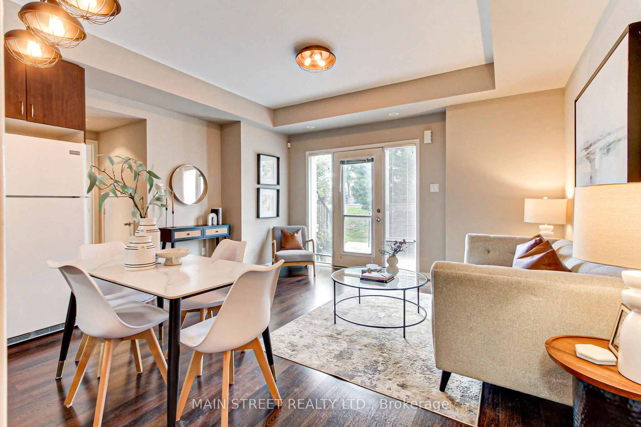 Att/Row/Townhouse in Aurora