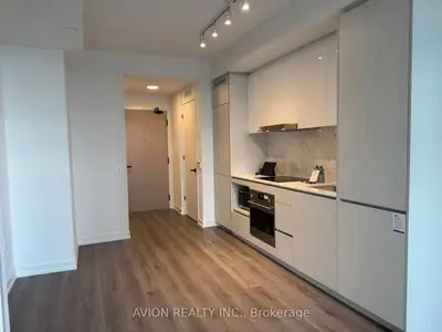 Condo Apartment in Vaughan