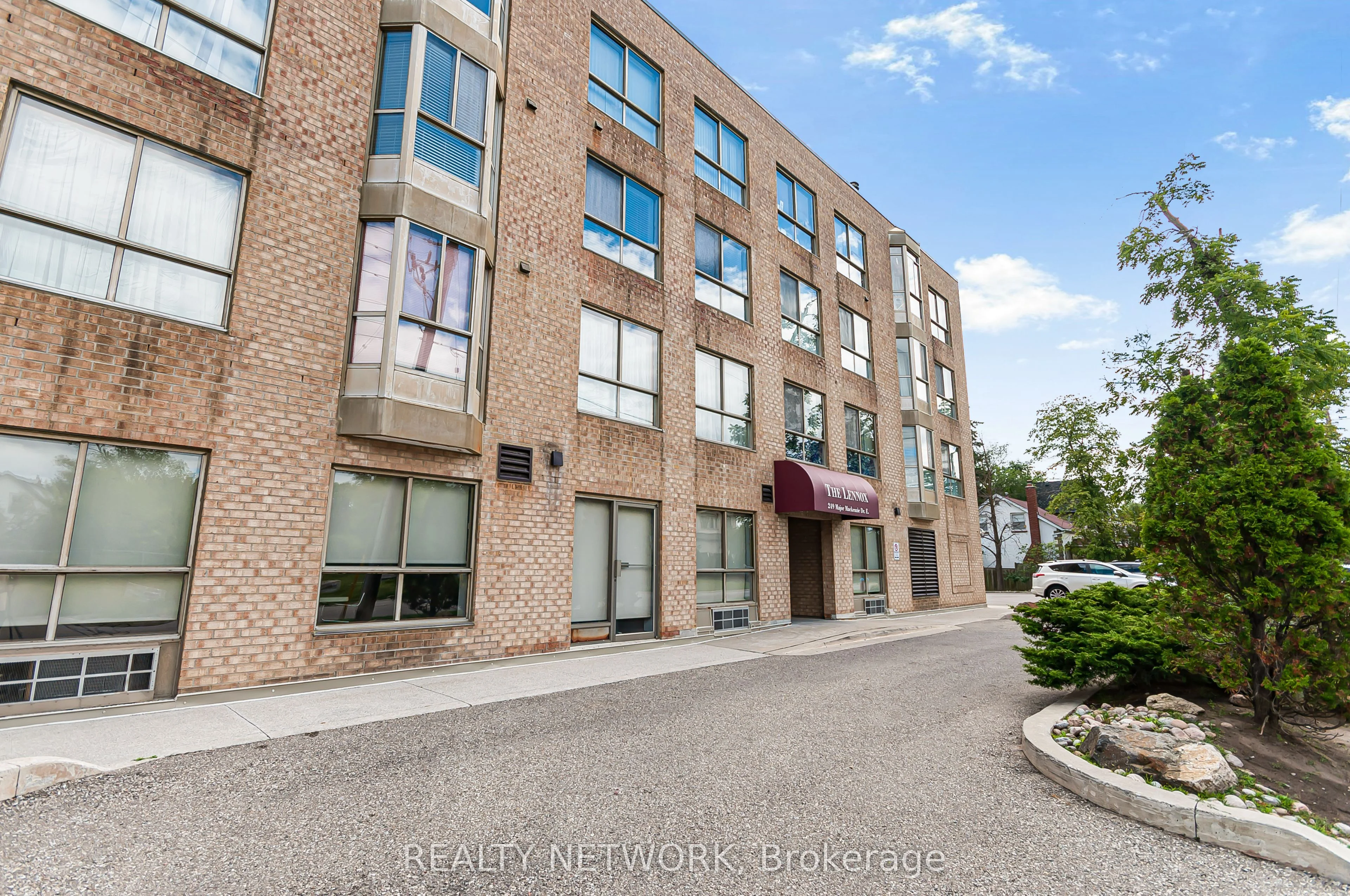 249 Major Mackenzie East Drive 106, Richmond Hill, On L4c 9m8