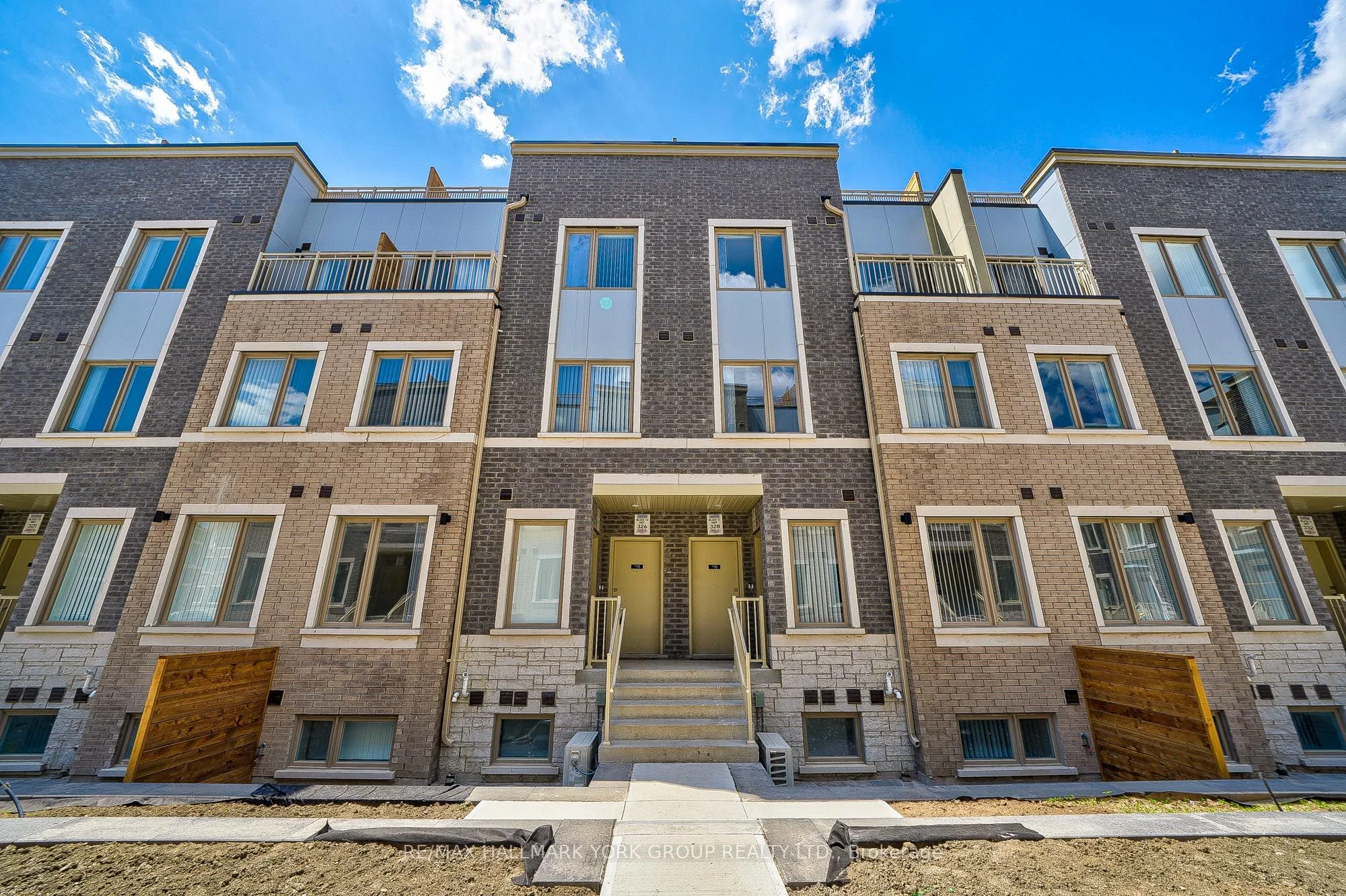 151 Honeycrisp Crescent 180, Vaughan, On L4k 0n7