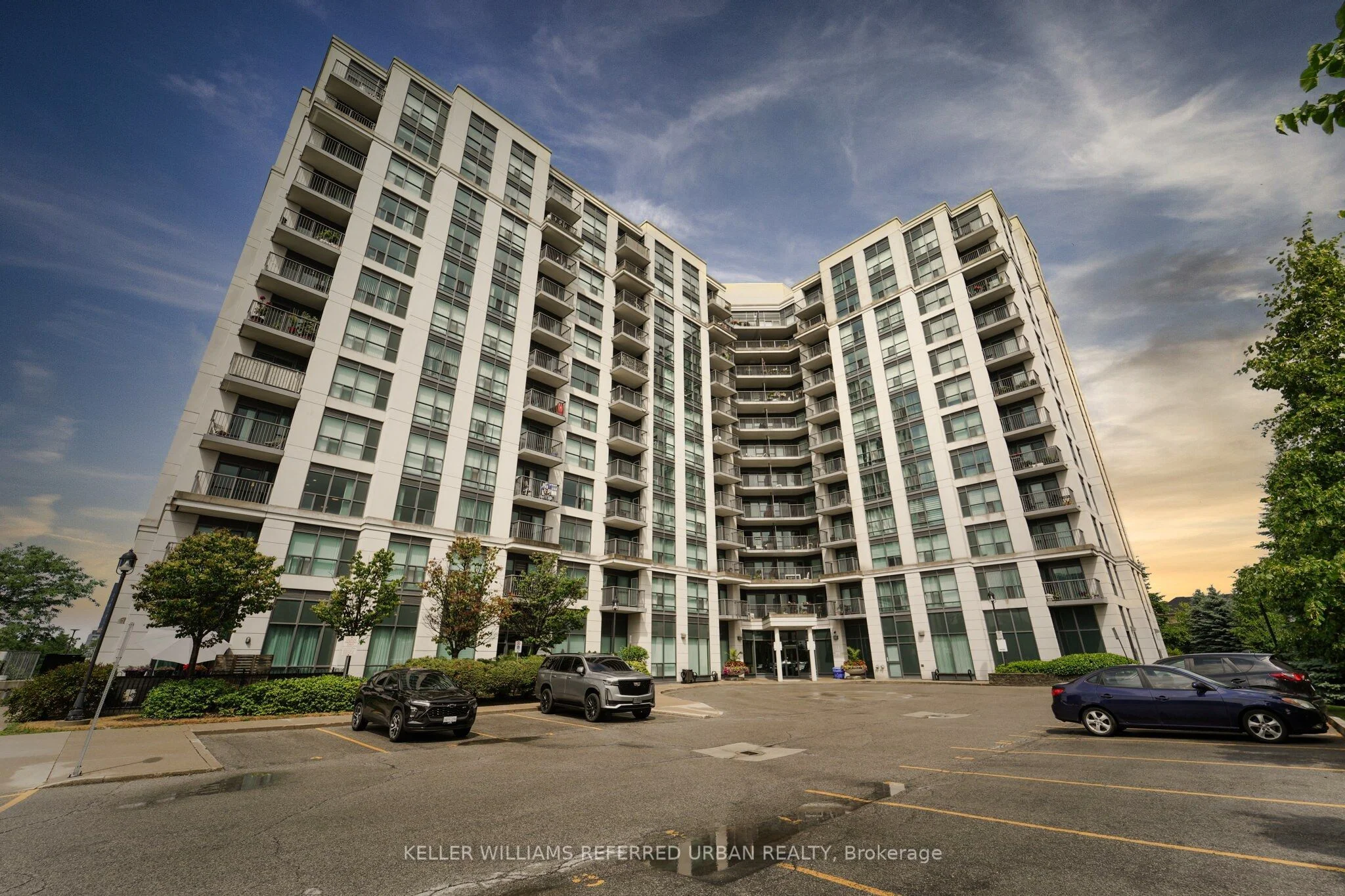 185 Oneida Crescent 909, Richmond Hill, ON L4B 0B1