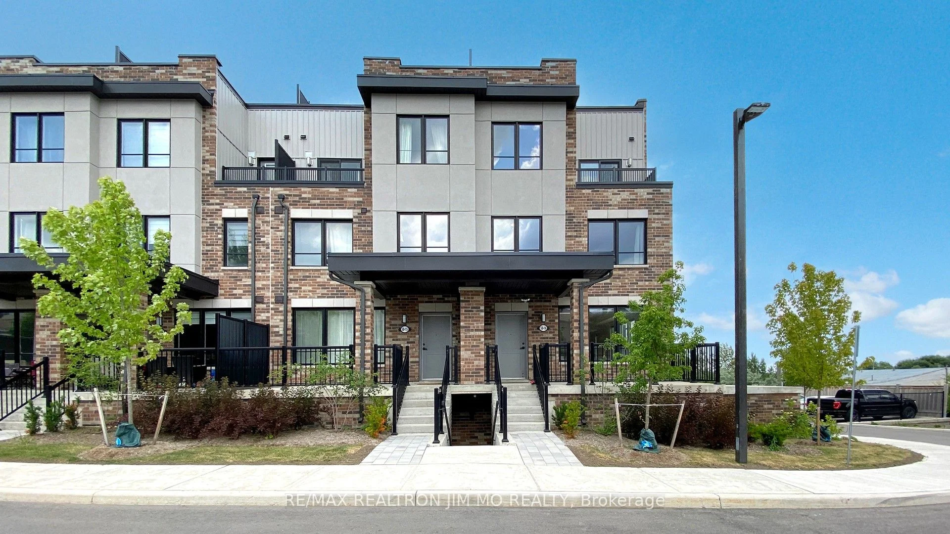 Condo Townhouse in Bradford West Gwillimbury