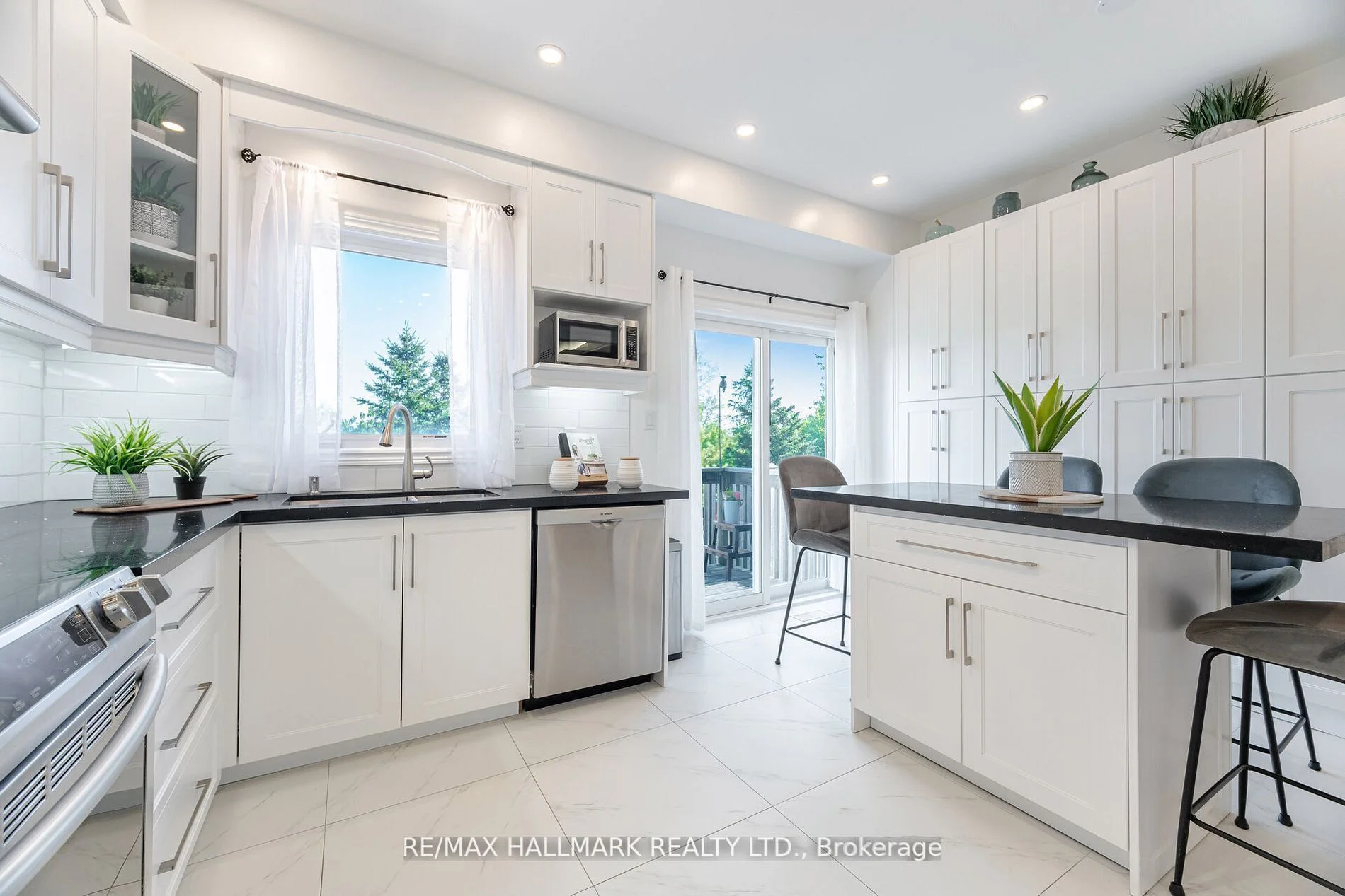 569 Reeves Way Boulevard, Whitchurch-Stouffville, ON L4A 0H1