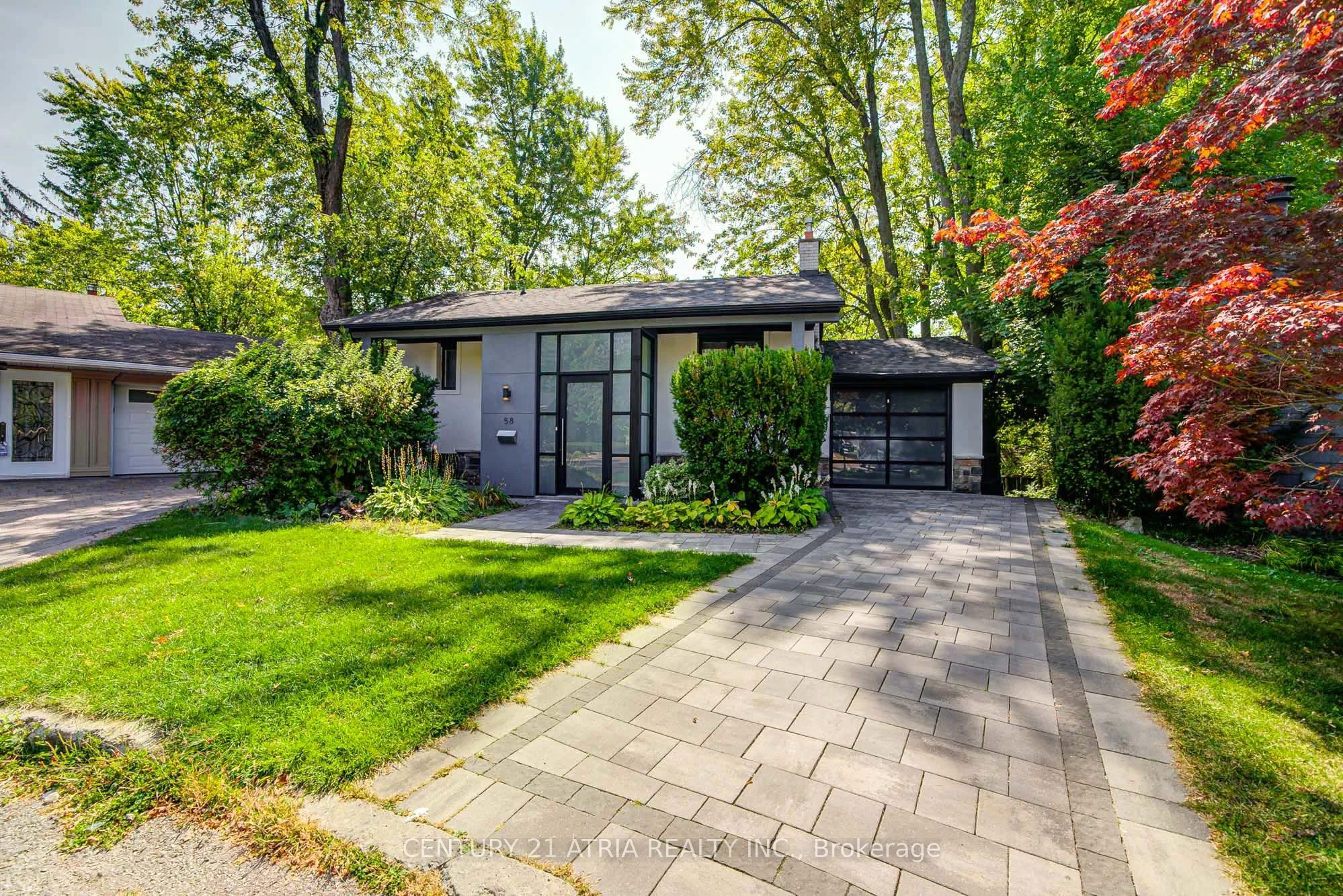 58 Lawnwood Court, Richmond Hill, ON L4C 4T2