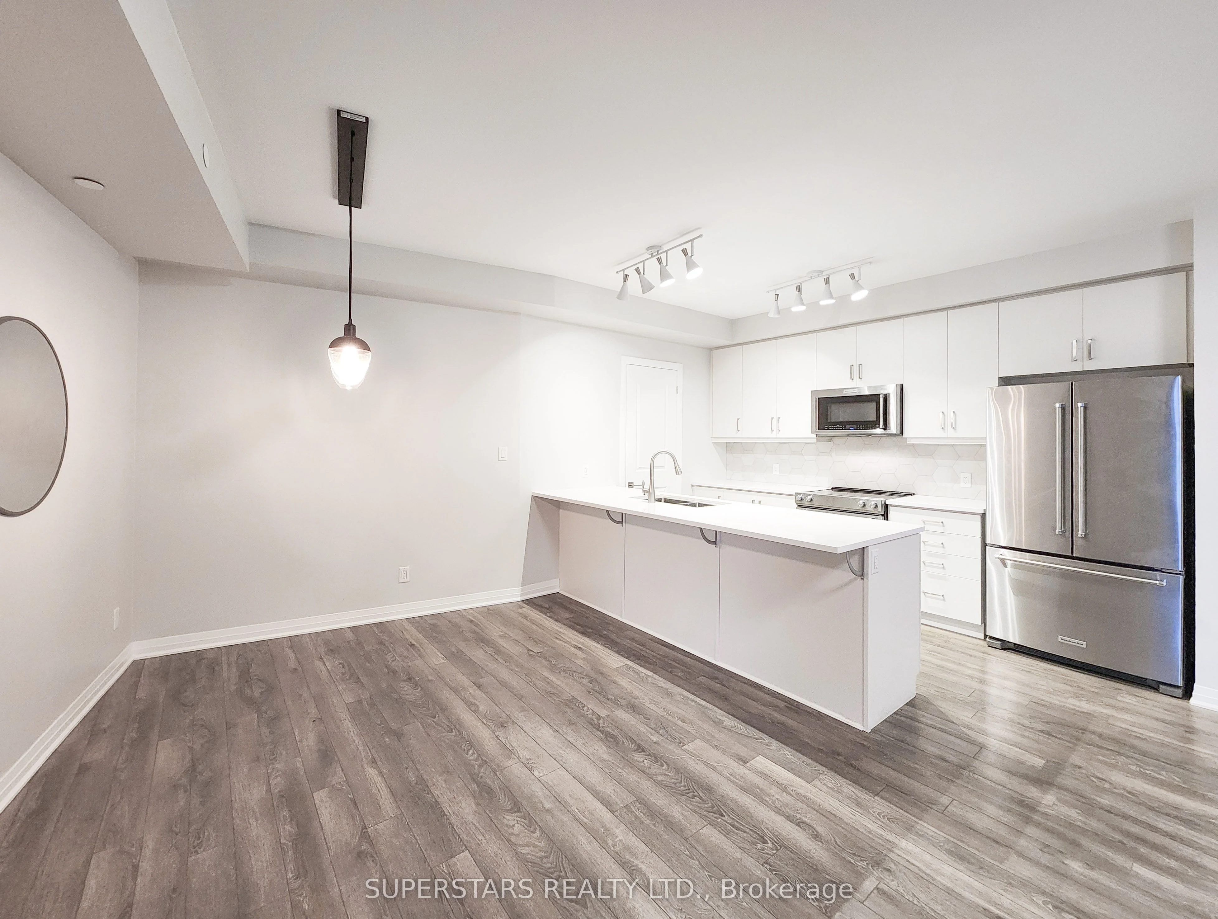 58 Adam Sellers Street 518, Markham, On L6b 1p5