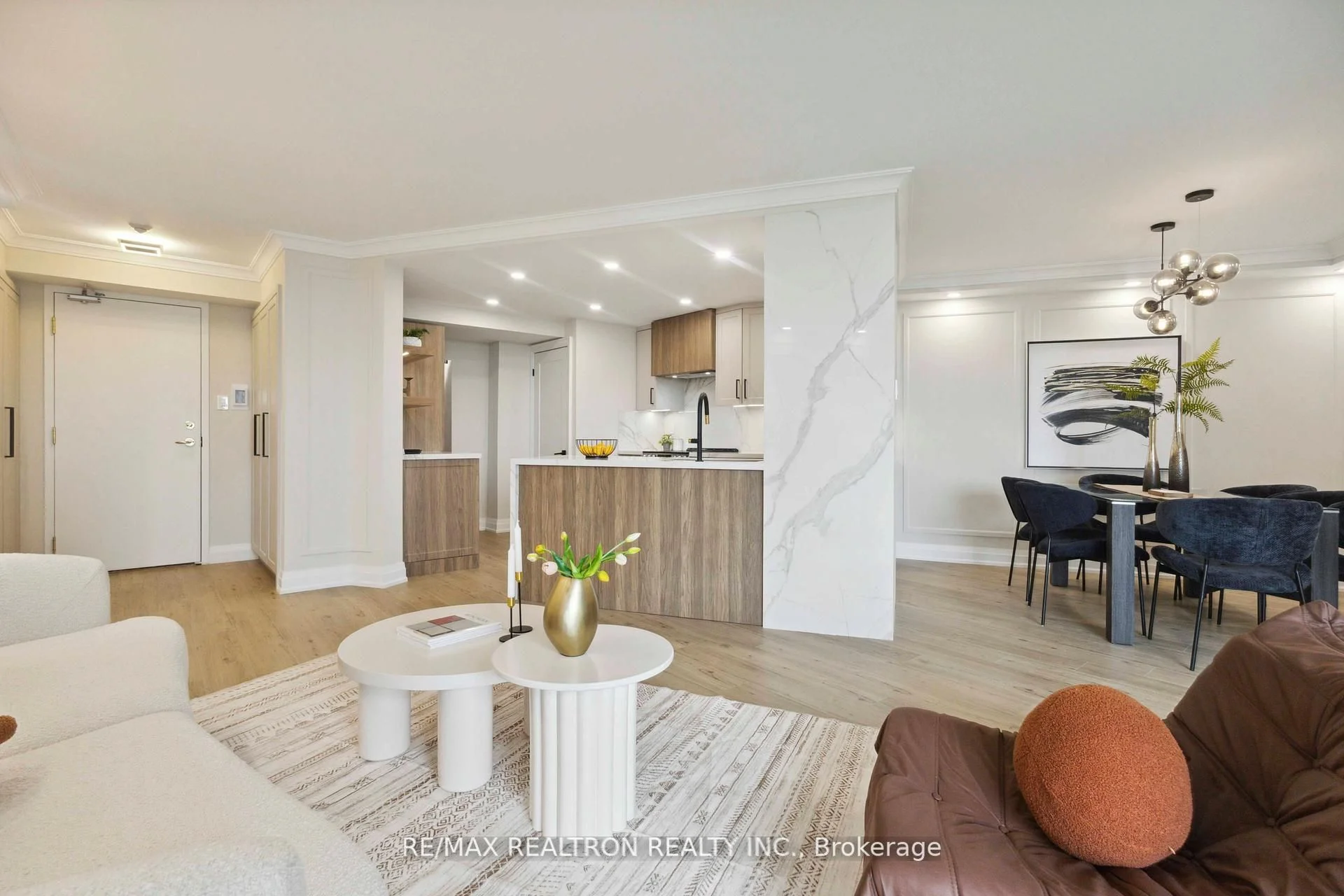 7250 Yonge Street 1604, Vaughan, ON L4J 7X1