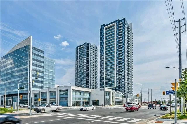 Common Element Condo in Vaughan