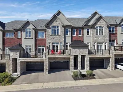 Att/Row/Townhouse in Markham