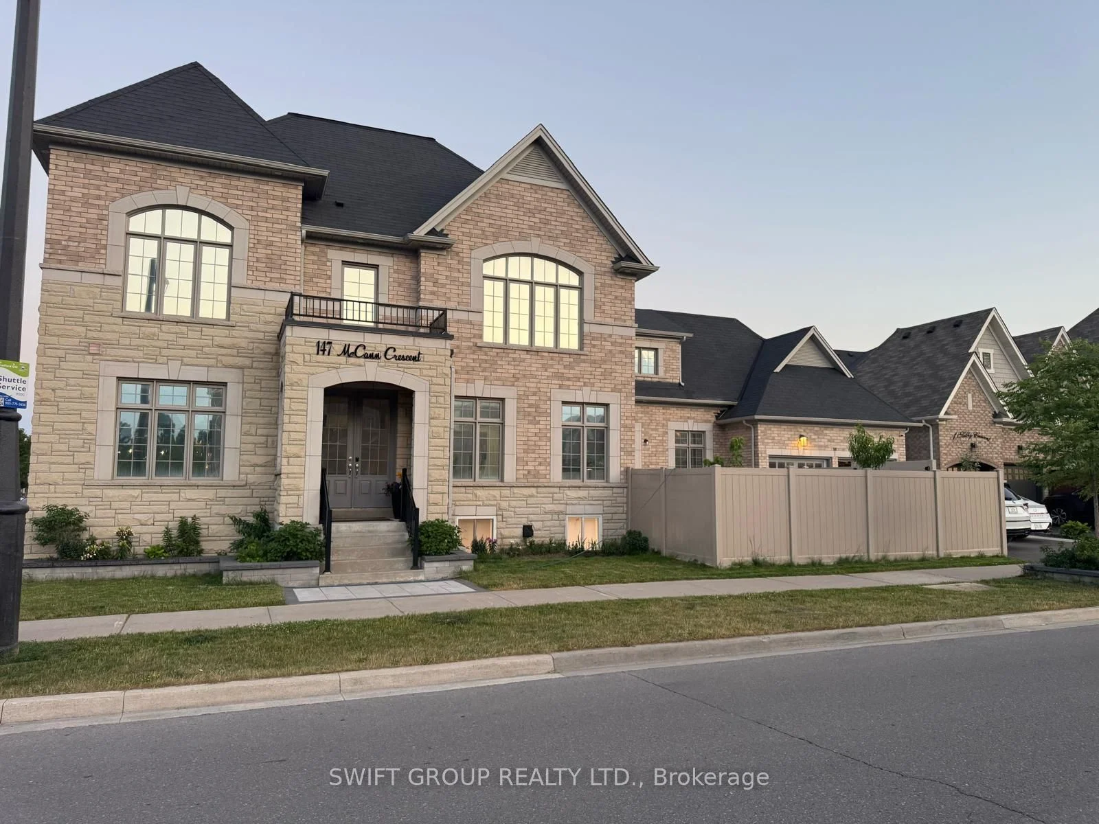 147 Mccann Crescent, Bradford West Gwillimbury, ON L3Z 0M5