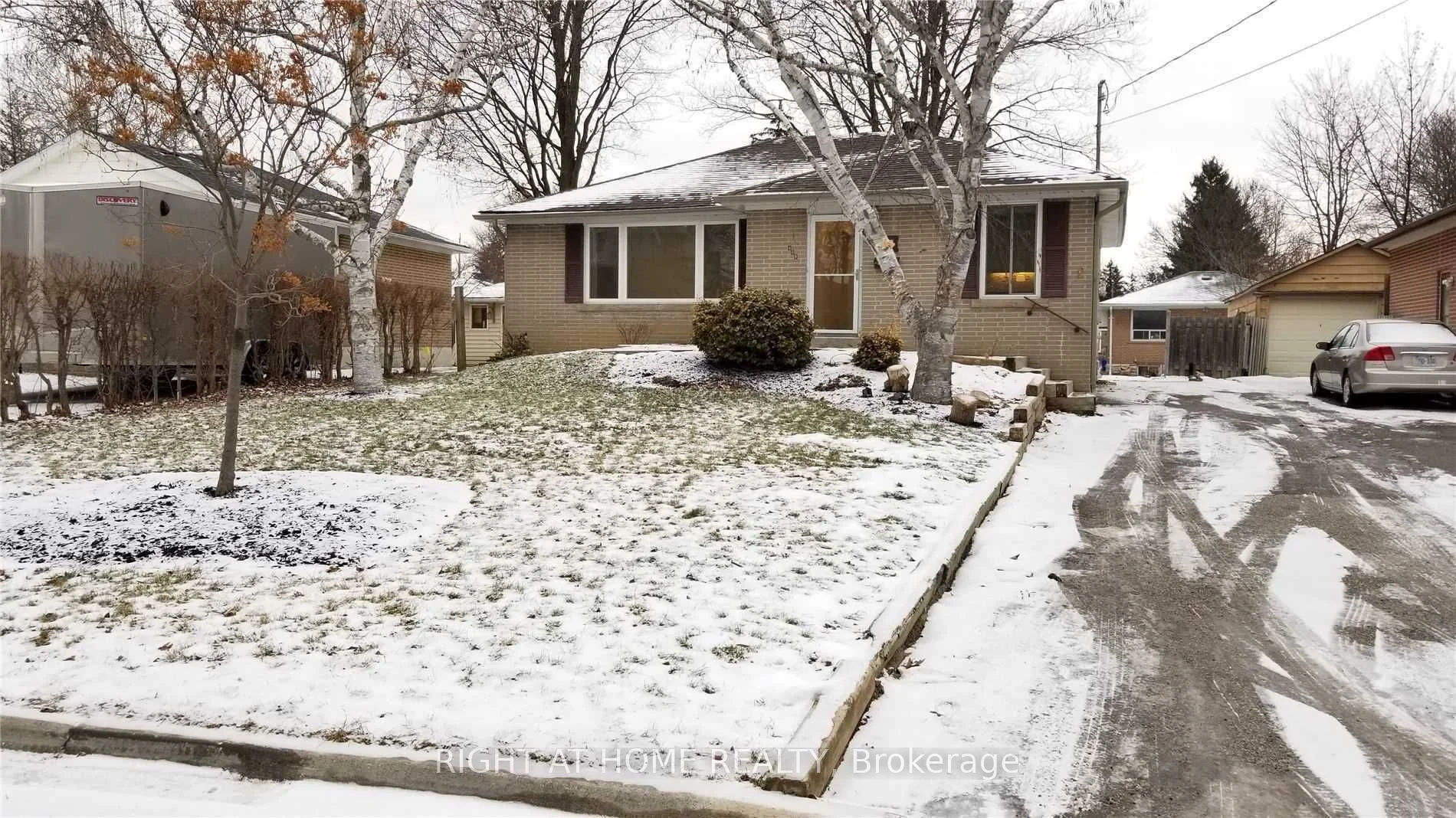 409 Marybay Crescent Main Floor, Richmond Hill, ON L4C 2X5