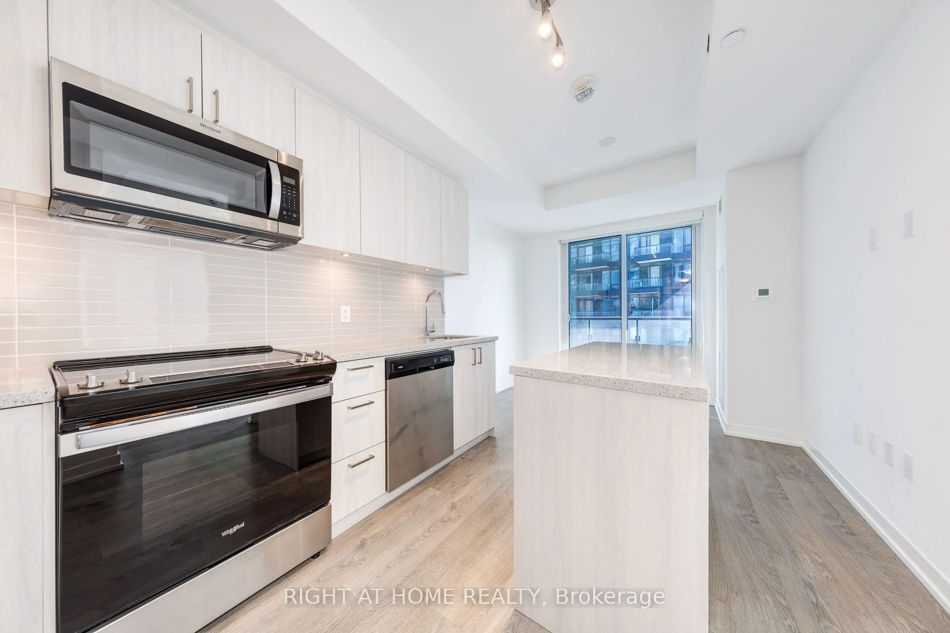 3 Rosewater Street 510, Richmond Hill, ON L4C 5T6