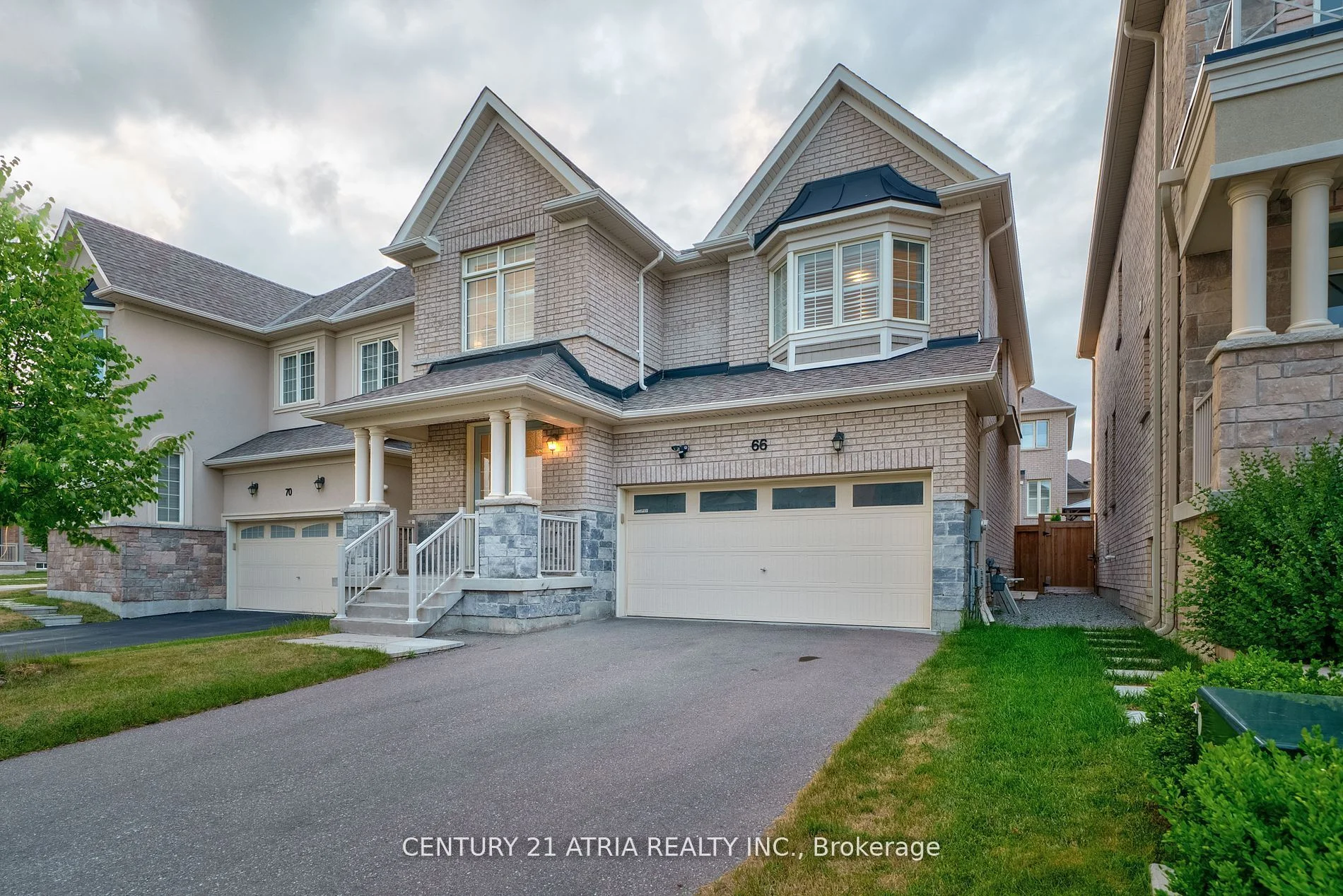 66 Blazing Star Street, East Gwillimbury, ON L9N 0S1