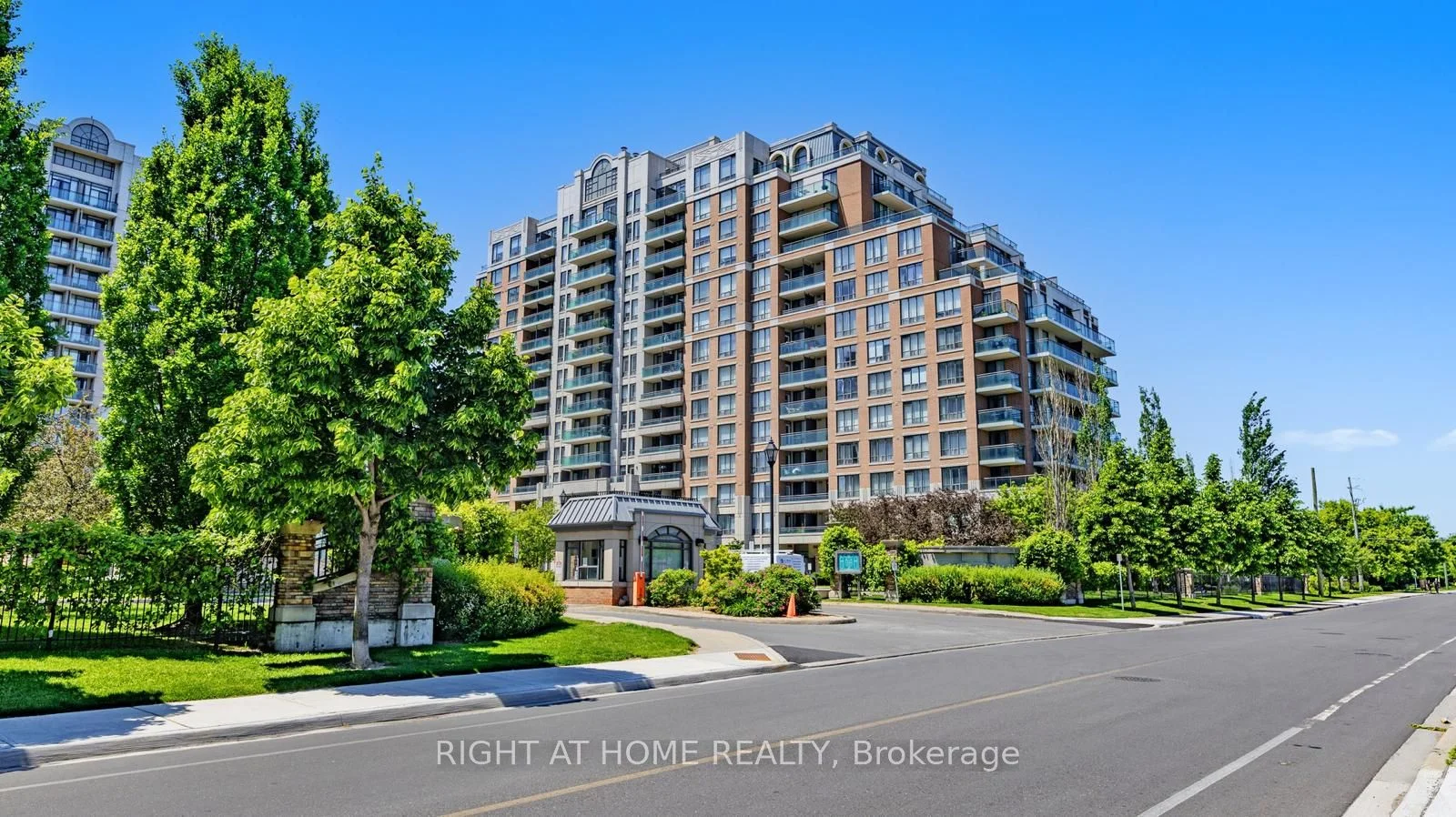 350 Red Maple Road 817, Richmond Hill, On L4c 0t5