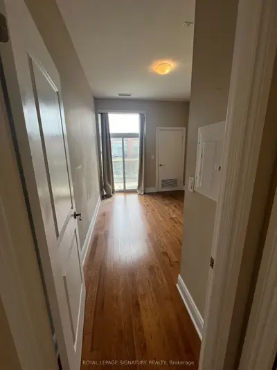 Condo Apartment in Vaughan