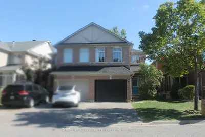 Semi-Detached in Richmond Hill