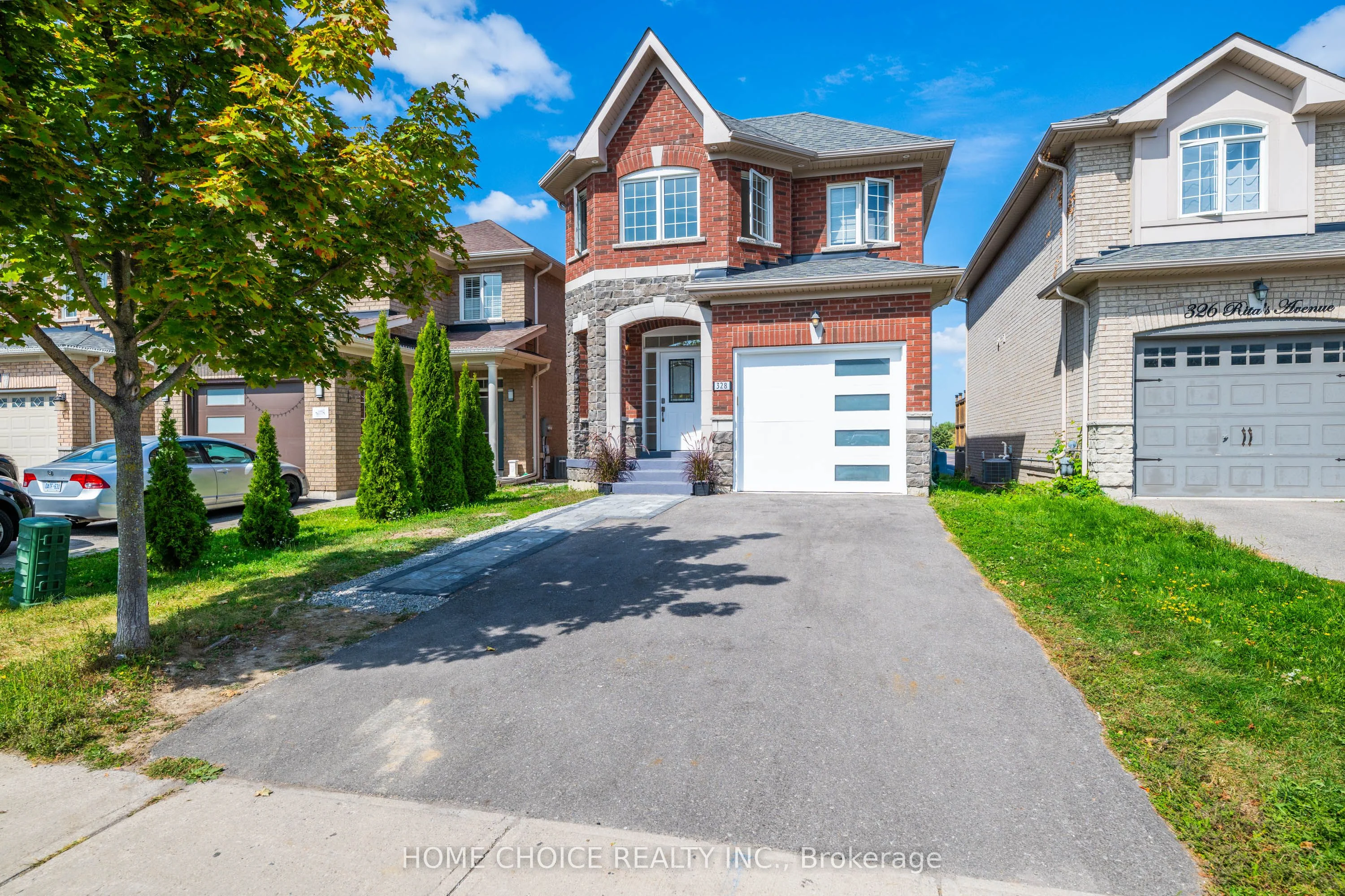 328 Rita's Avenue, Newmarket, ON L3X 2N2