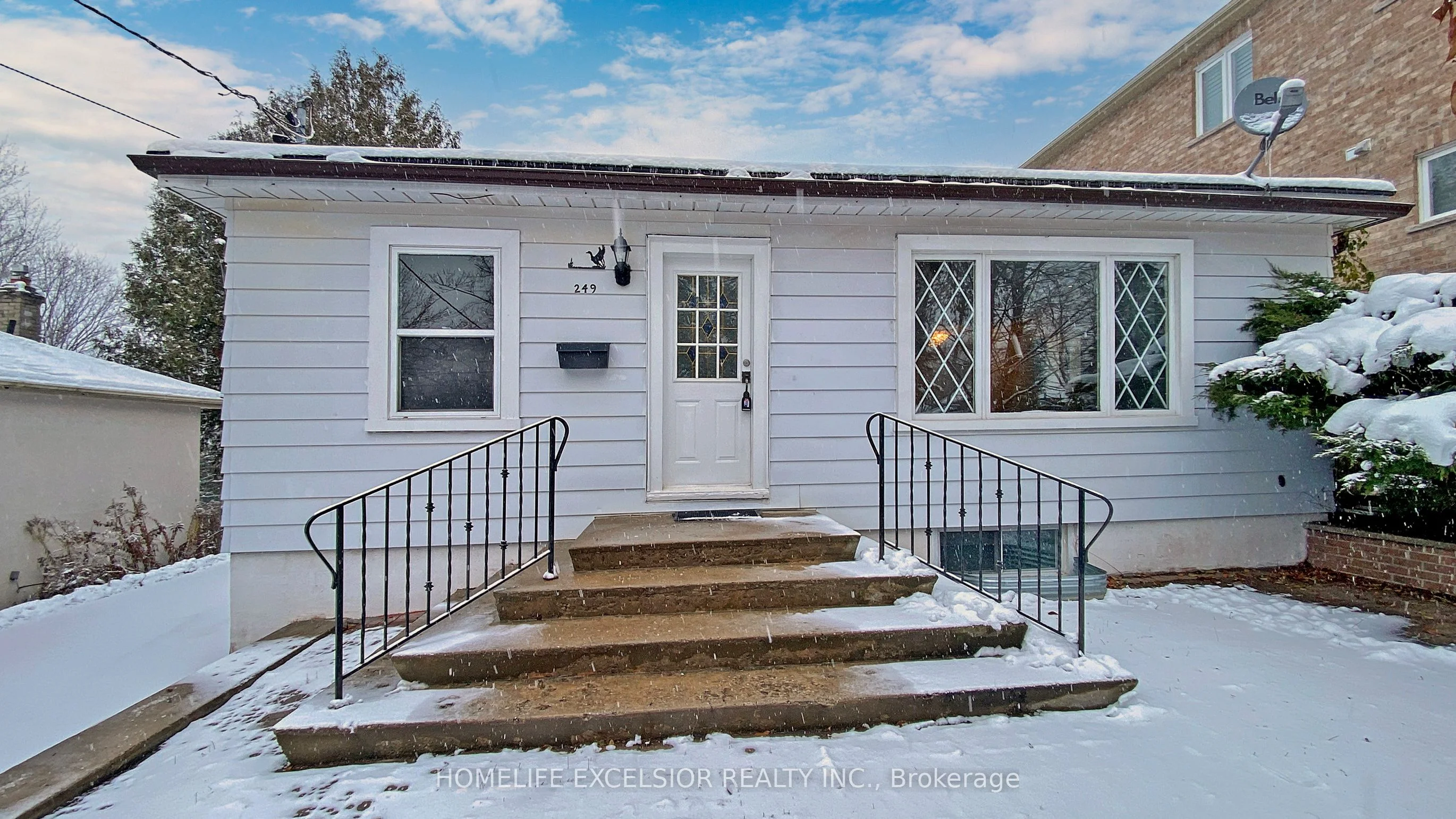 249 Palmer Avenue, Richmond Hill, ON L4C 1P1