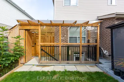 Semi-Detached in Georgina