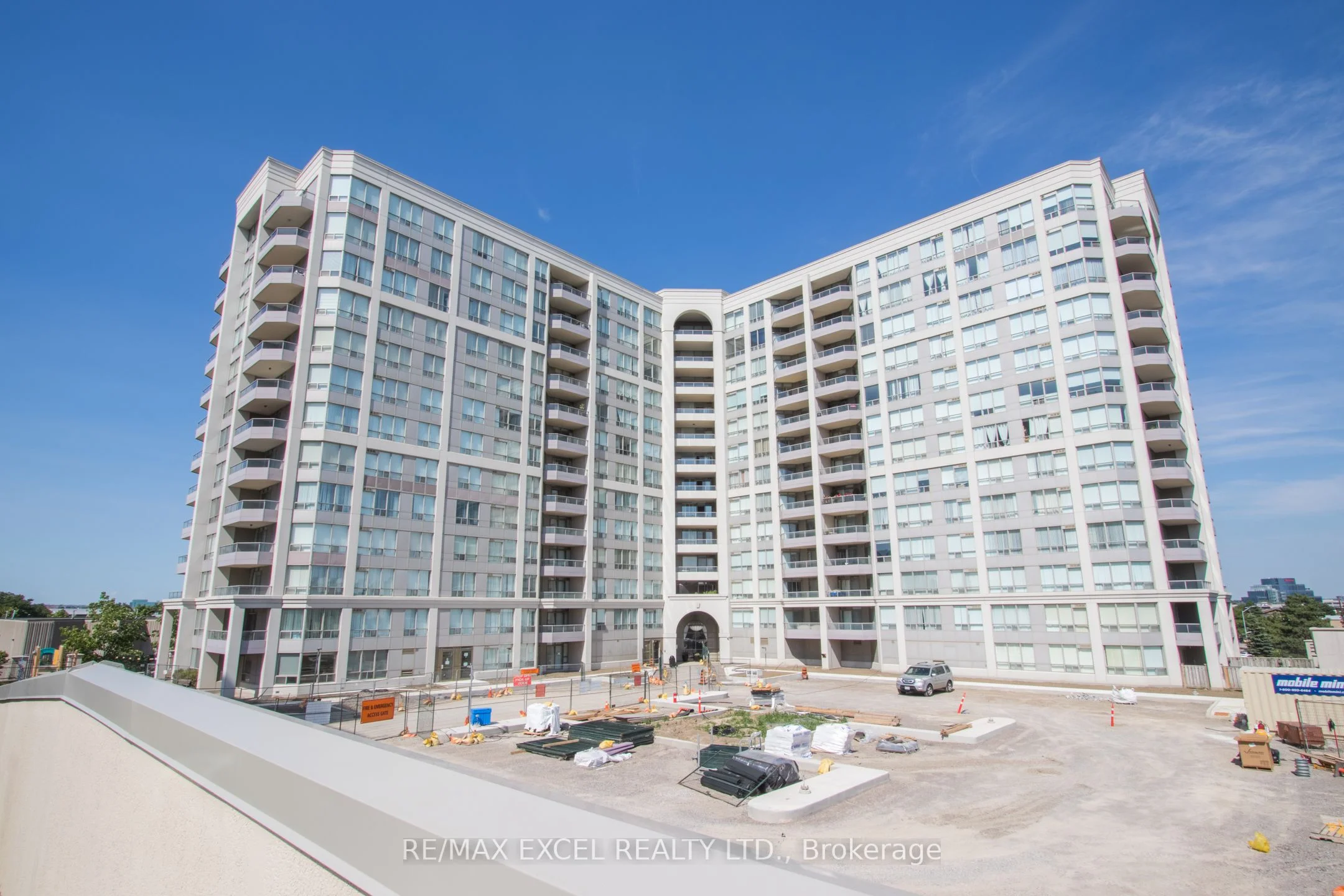 9017 Leslie Street 316, Richmond Hill, ON L4B 3B6