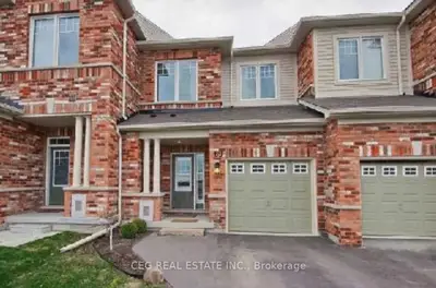 Att/Row/Townhouse in East Gwillimbury