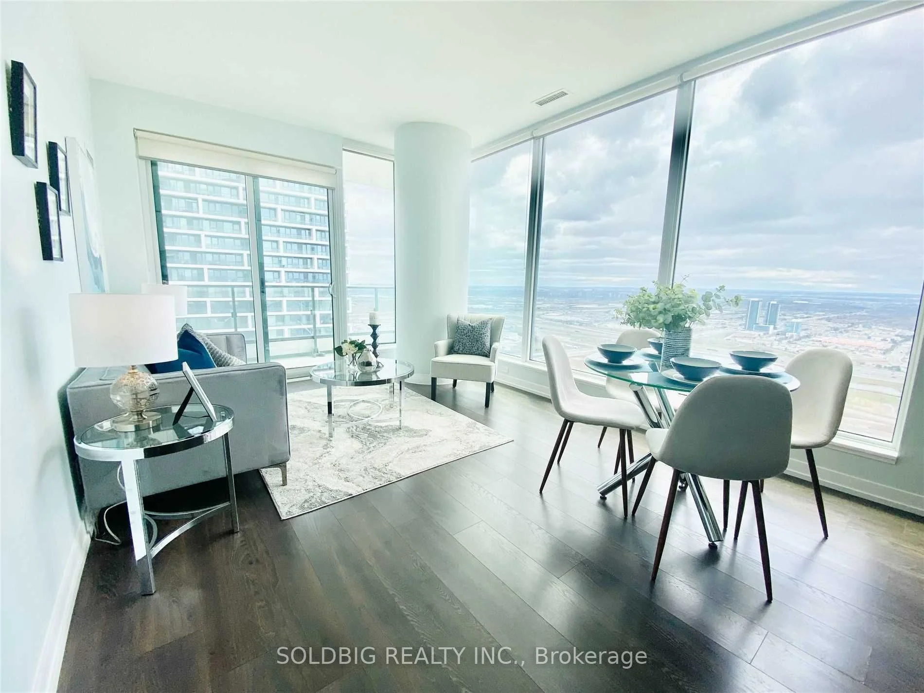 898 Portage Parkway 4909, Vaughan, ON L4K 0J6