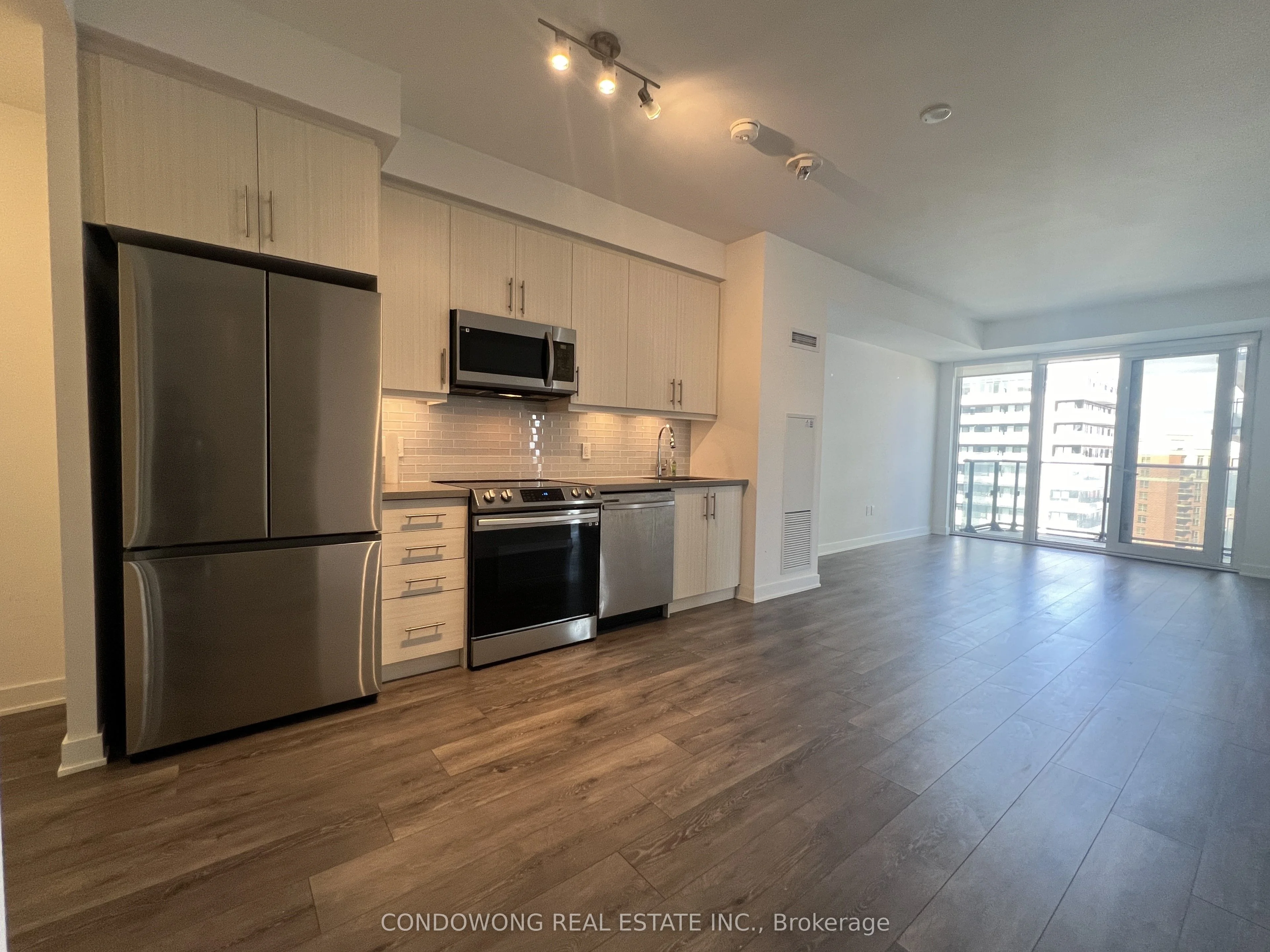 105 Oneida Crescent 1205, Richmond Hill, On L4b 0h6