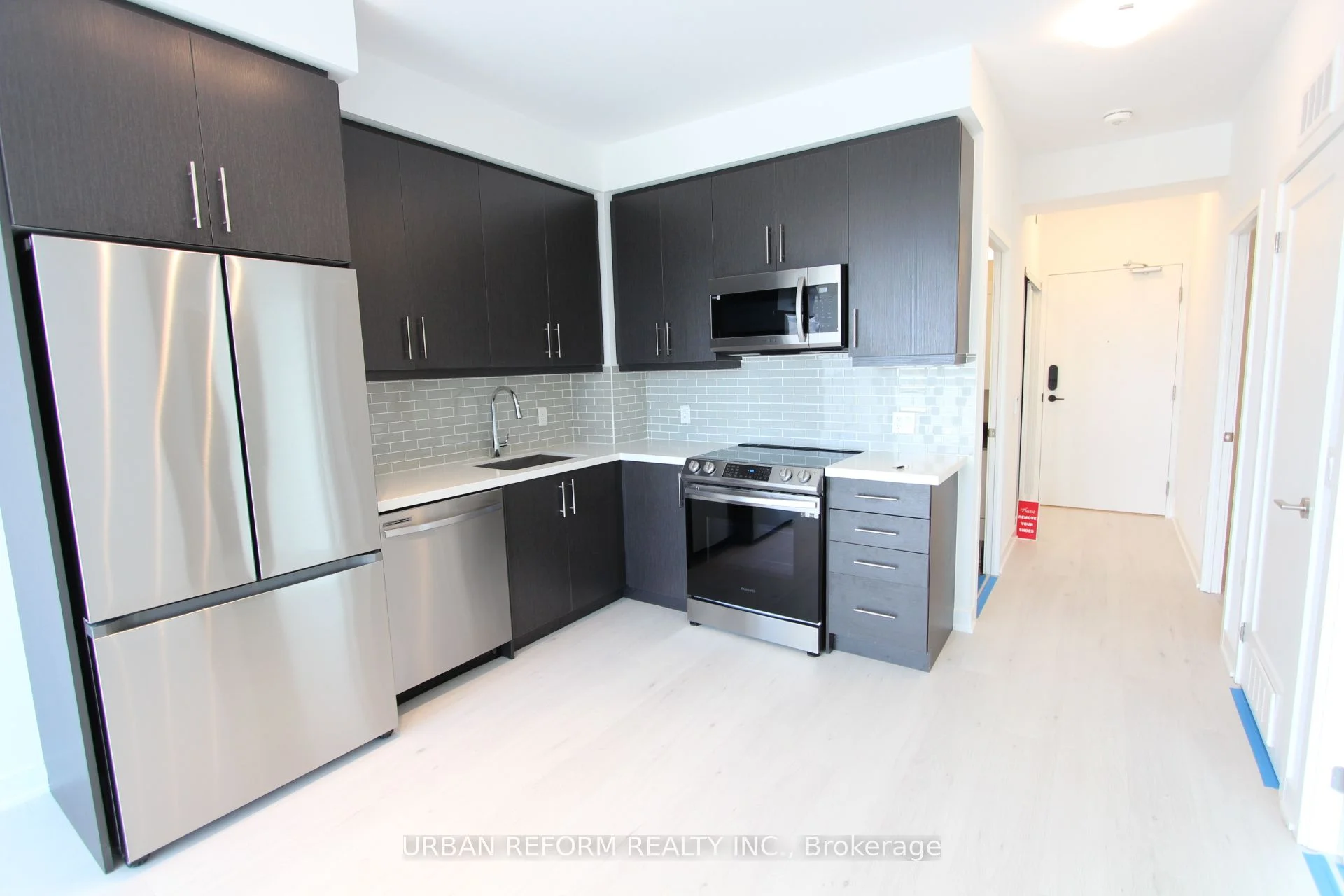 95 Oneida Crescent 801, Richmond Hill, On L4b 0h5