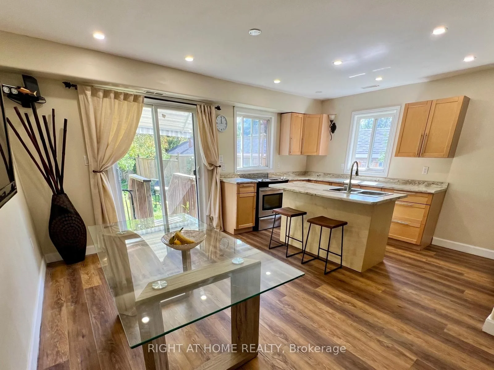 3273 Cove Avenue, Innisfil, ON L9S 2K7