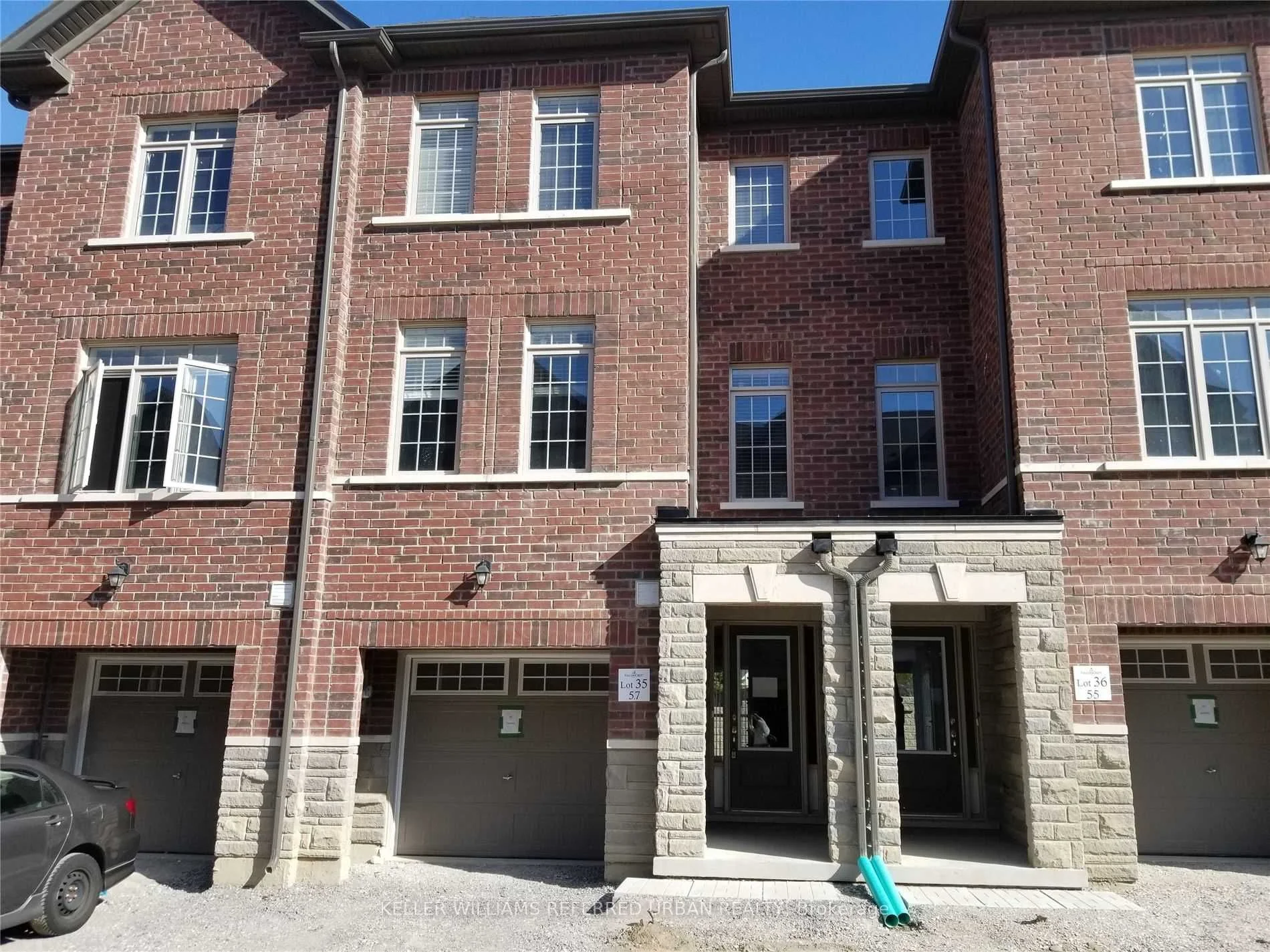 57 Gordon Circle, Newmarket, ON L3Y 0C9