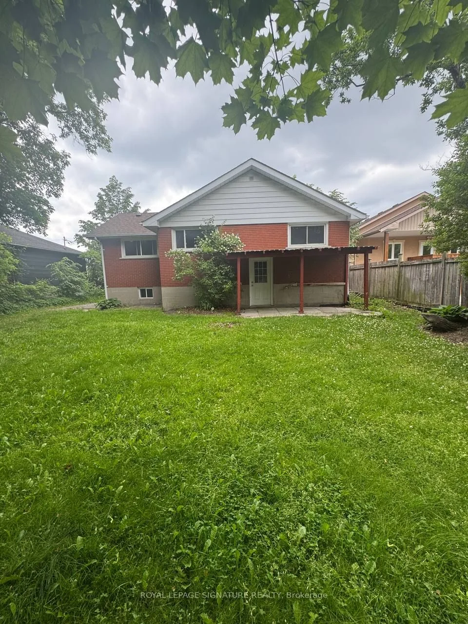 281 The Queensway Drive S, Georgina, ON L4P 2B4