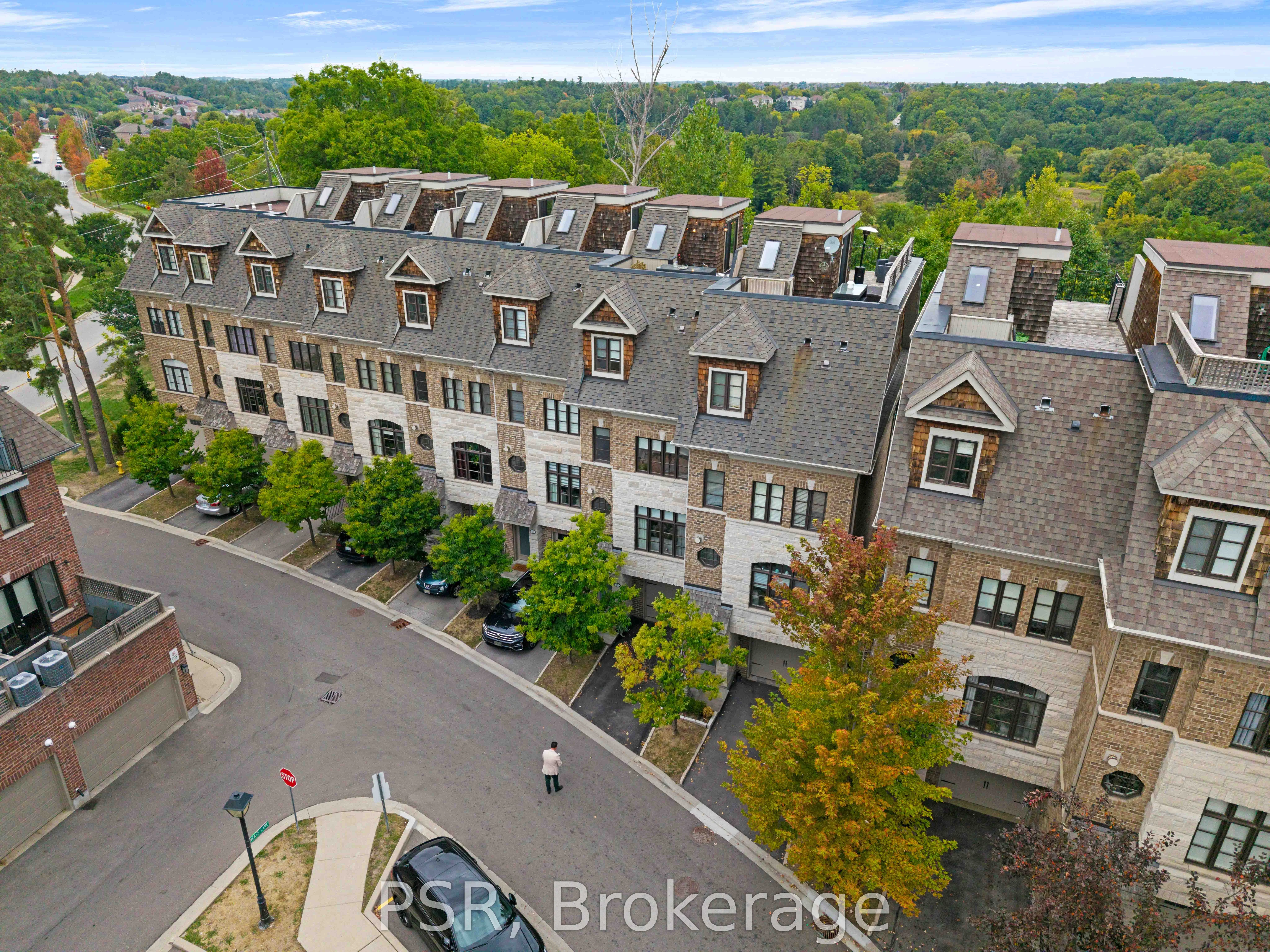 Condo Townhouse in Vaughan