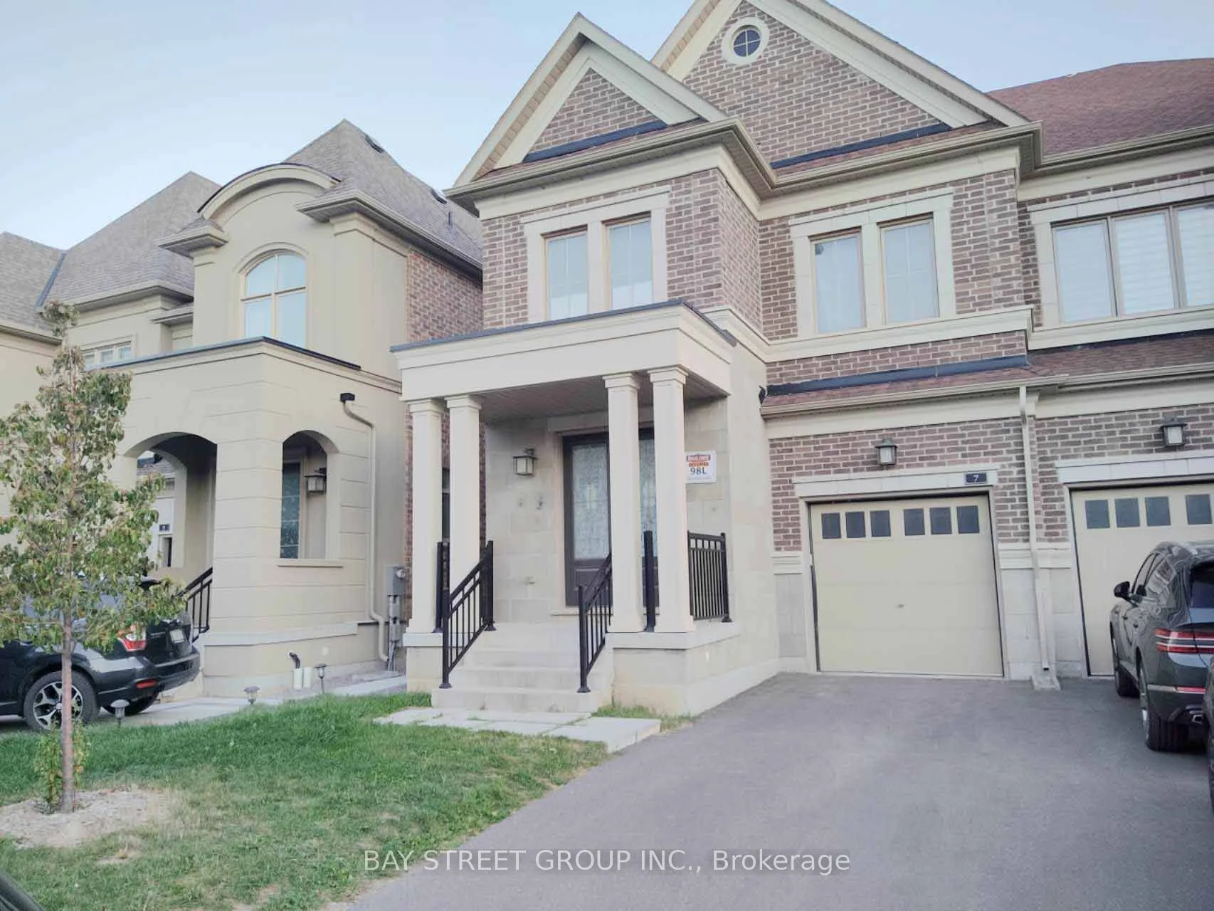 7 Protostar Avenue, Richmond Hill, ON L4C 4Z1
