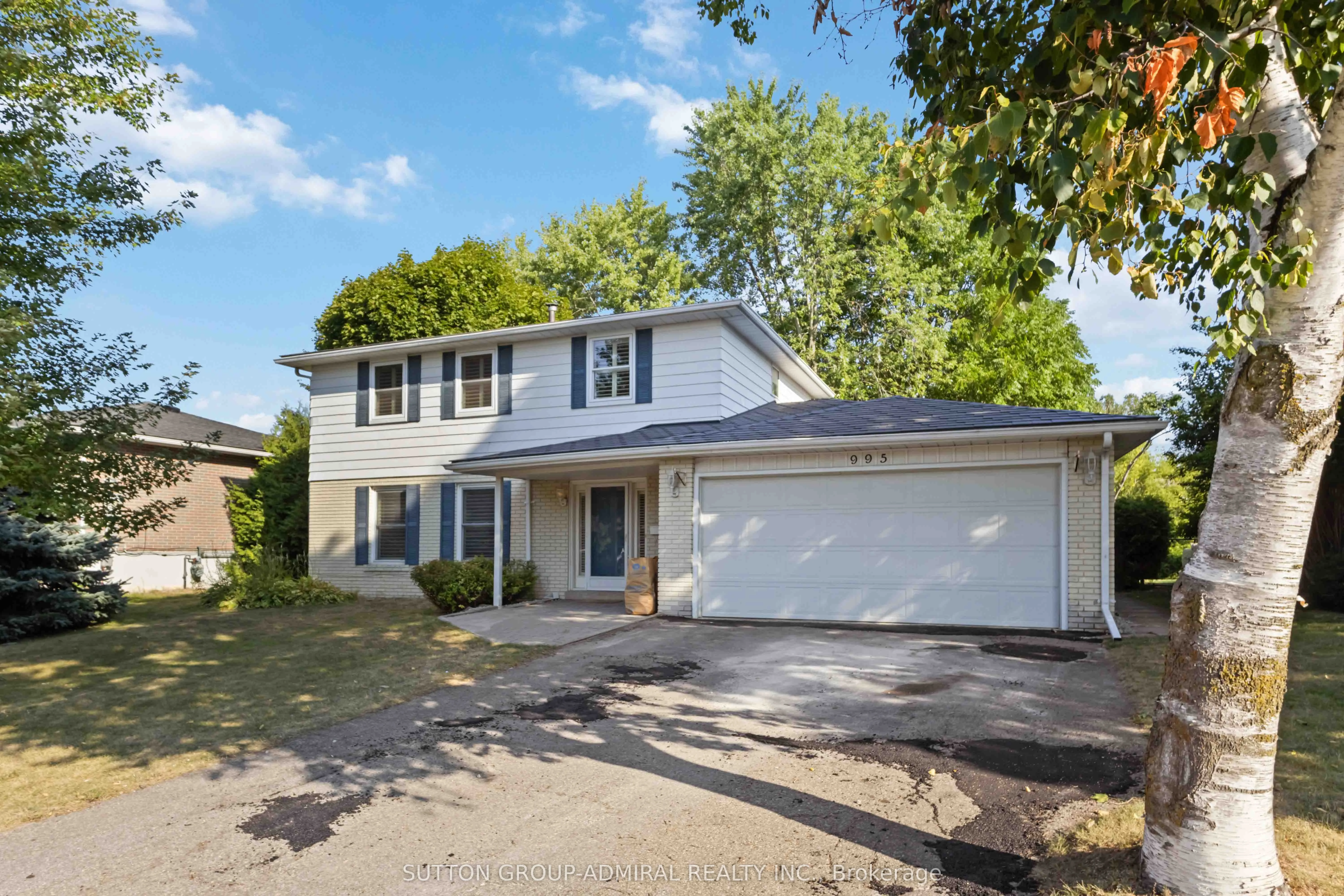 995 Lemar Road, Newmarket, On L3y 1s2