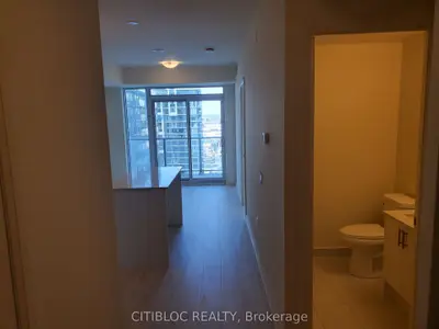 Condo Apartment in Vaughan
