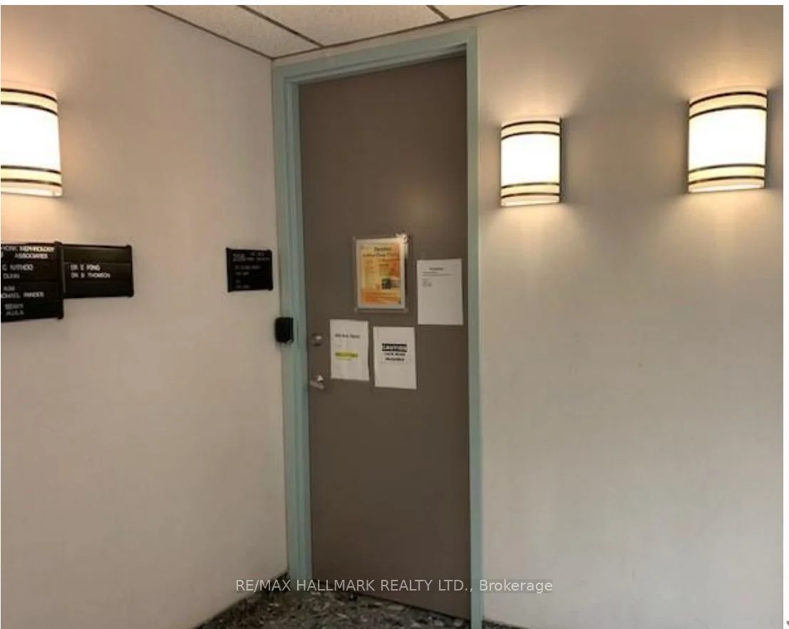 250 Harding Boulevard W 206, Richmond Hill, ON L4C 9M7